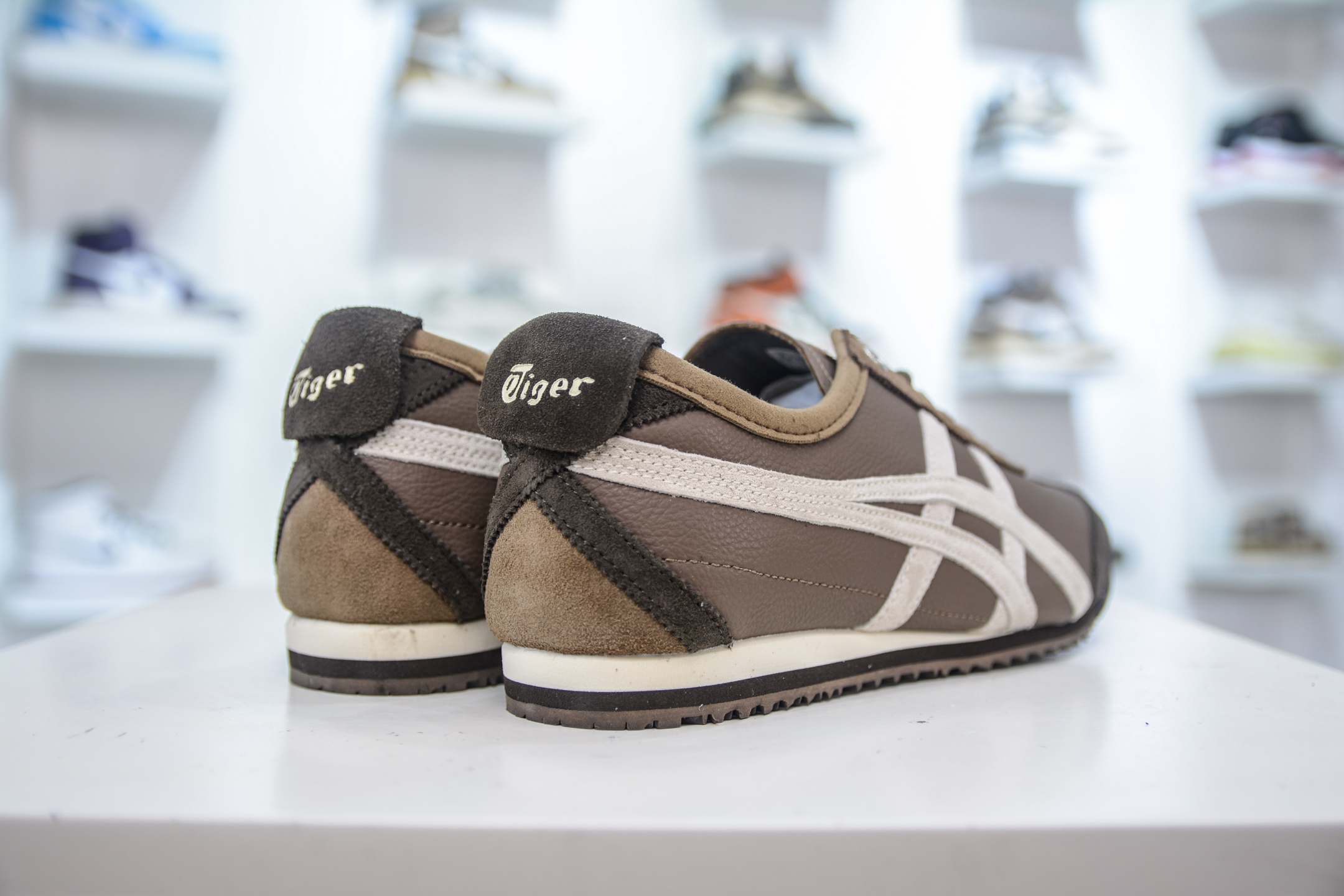 Onitsuka Tiger Mexico 66 SD: Retro Leather Low-Top Sneakers - Brown/White 7 i1755018163840 7282 0 5