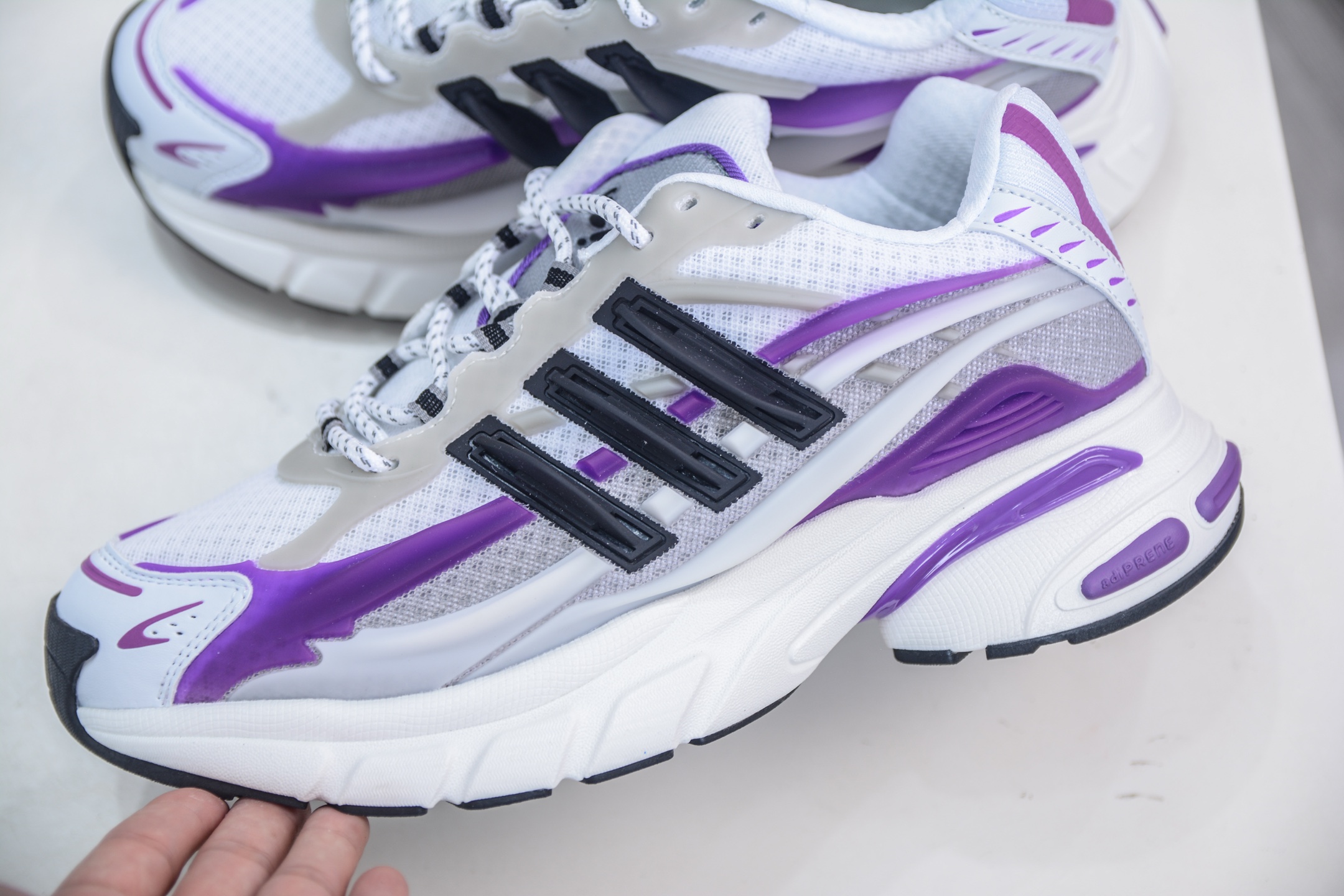 Pharrell x adidAdistar Jellyfish 低帮复古风老爹鞋 JP9268