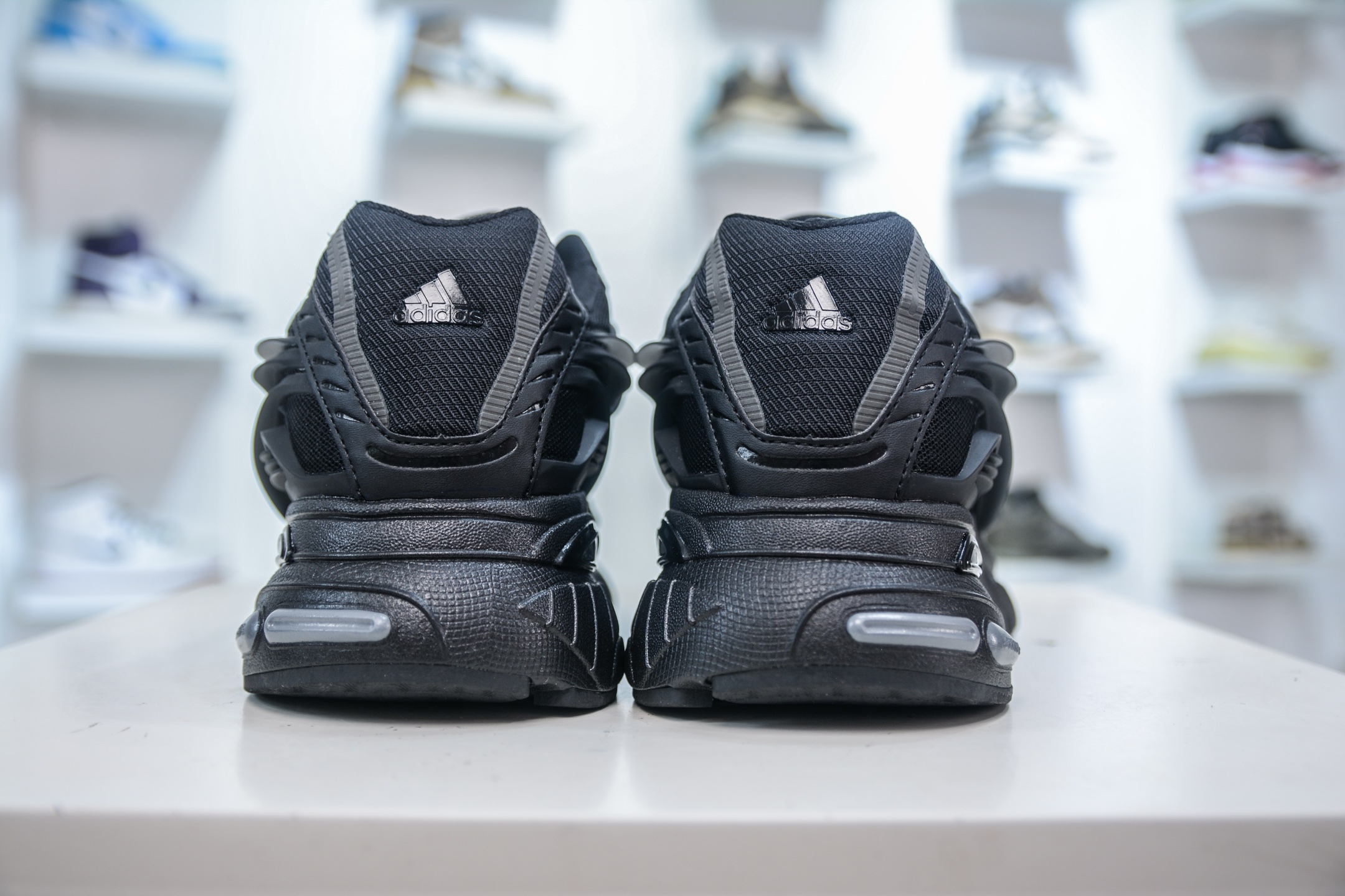 Pharrell x adidAdistar Jellyfish 低帮复古风老爹鞋 JP9260