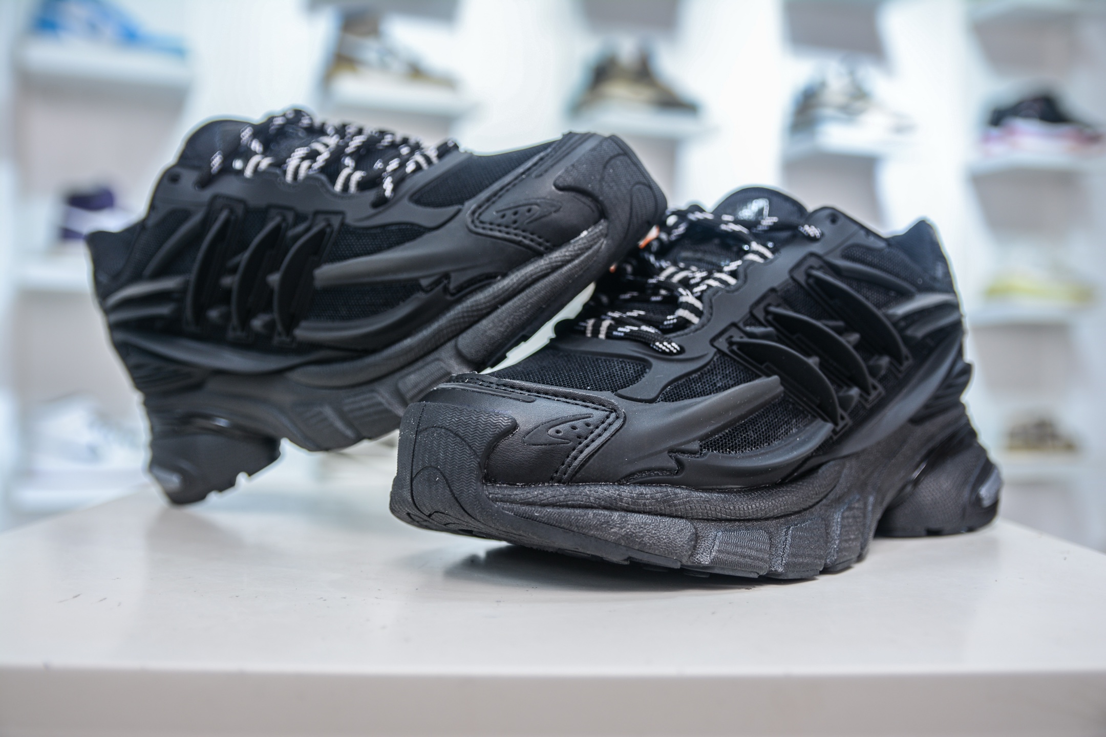 Pharrell x adidAdistar Jellyfish 低帮复古风老爹鞋 JP9260