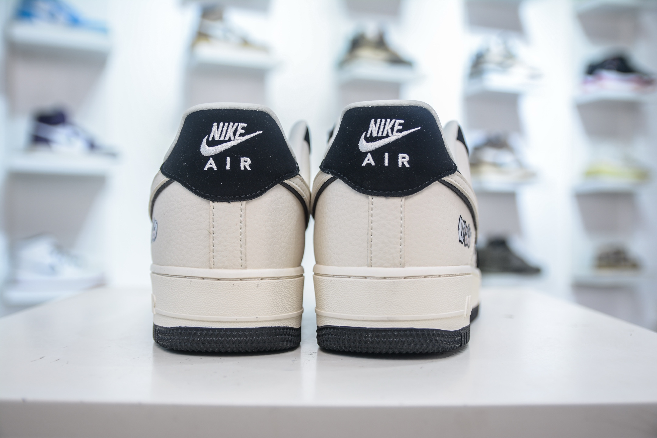 Nike Air Force 1 Low 07 x LABUBU 拉布布联名-奶白黑 DX0188-092