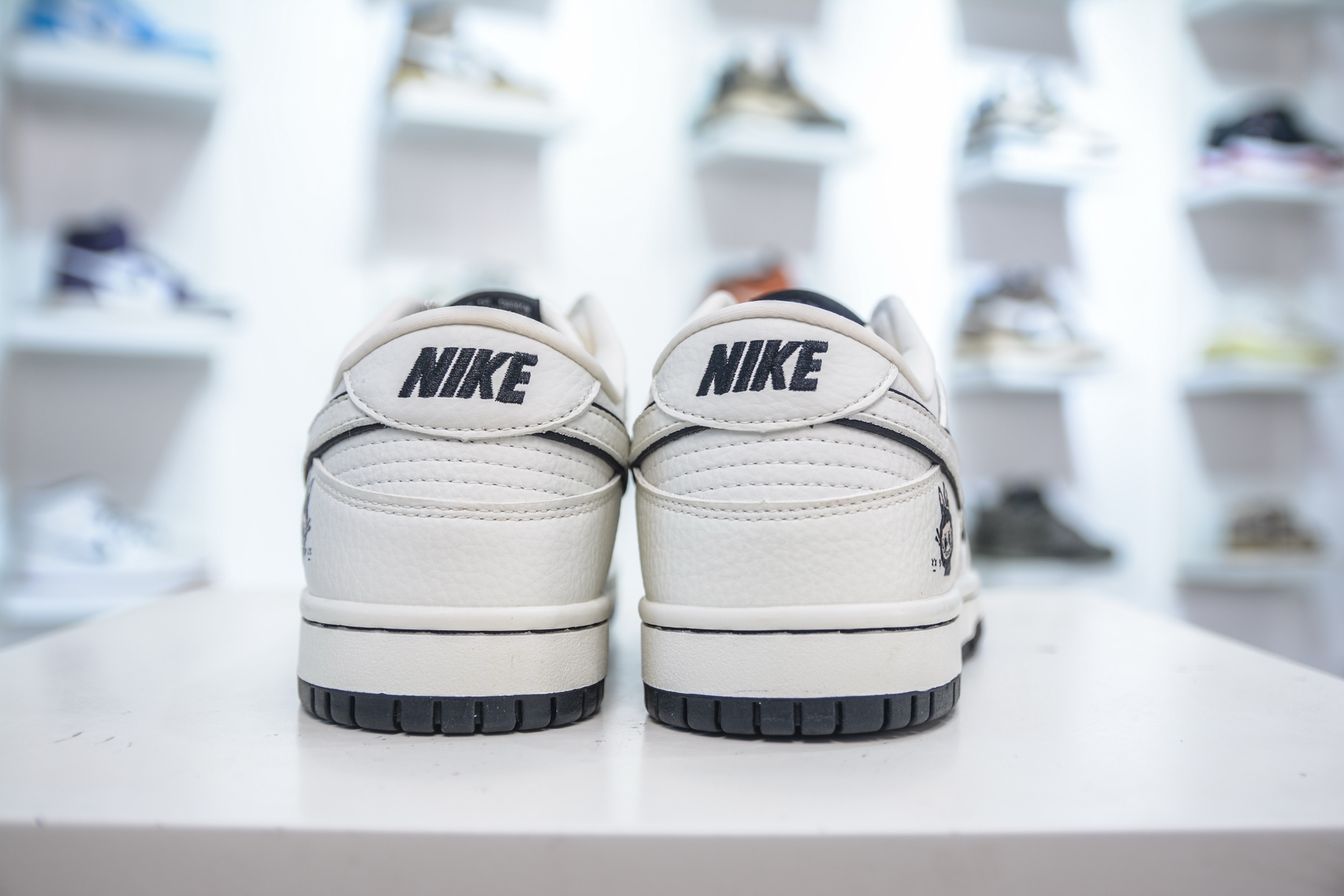 Nike SB Dunk Low x Louis VuittLV拉布布联名-白黑印花 SC0601-455