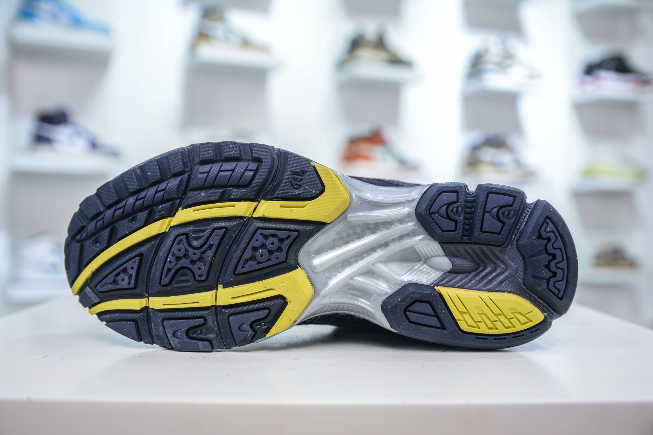 Asics GEL-Kahana NIMBUS 10.1 耐磨透气低帮休闲鞋 1203A599-400