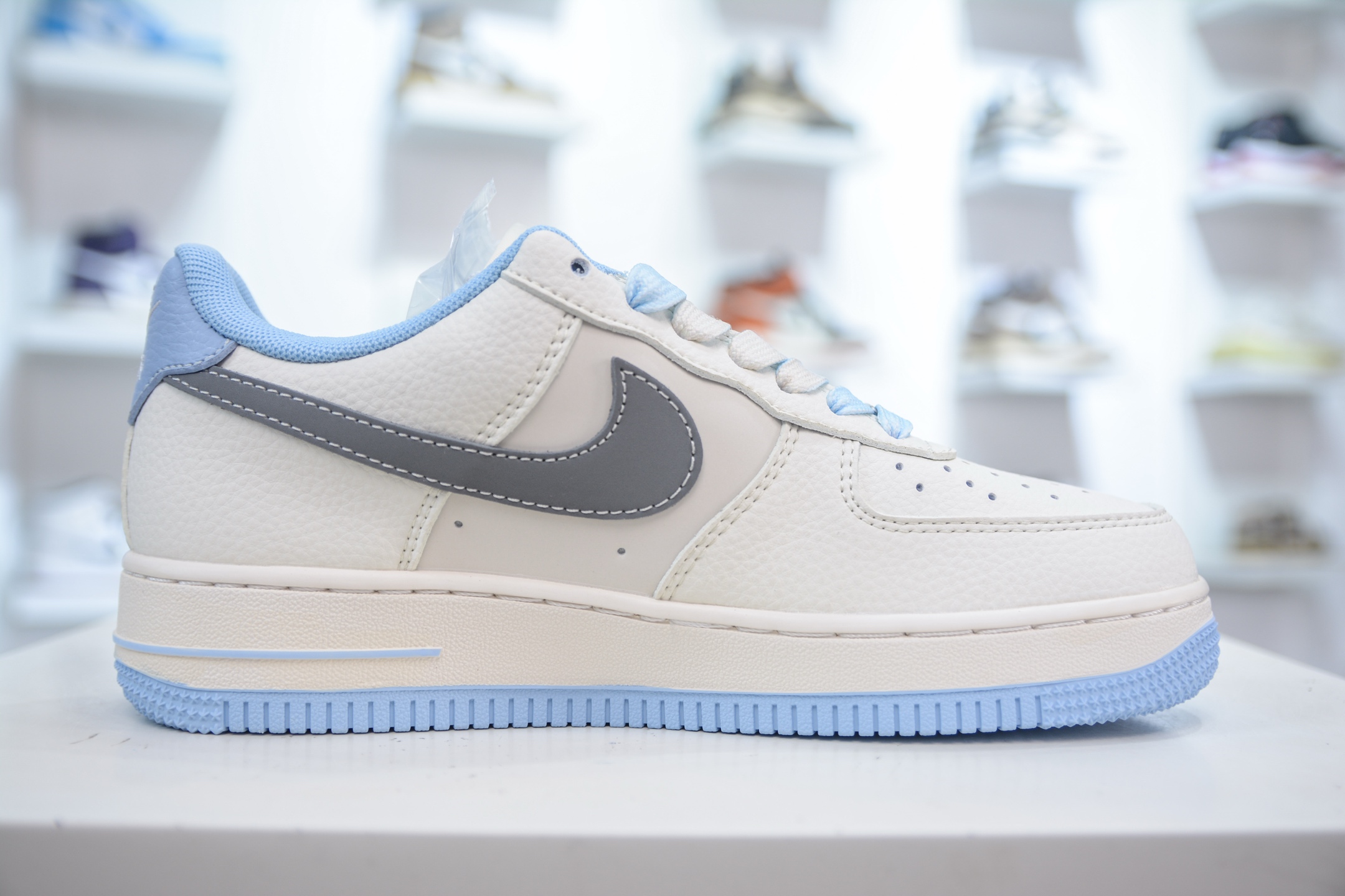 Stussy x NIke Air Force 1 斯图西联名-米白蓝灰勾 QW5606-269