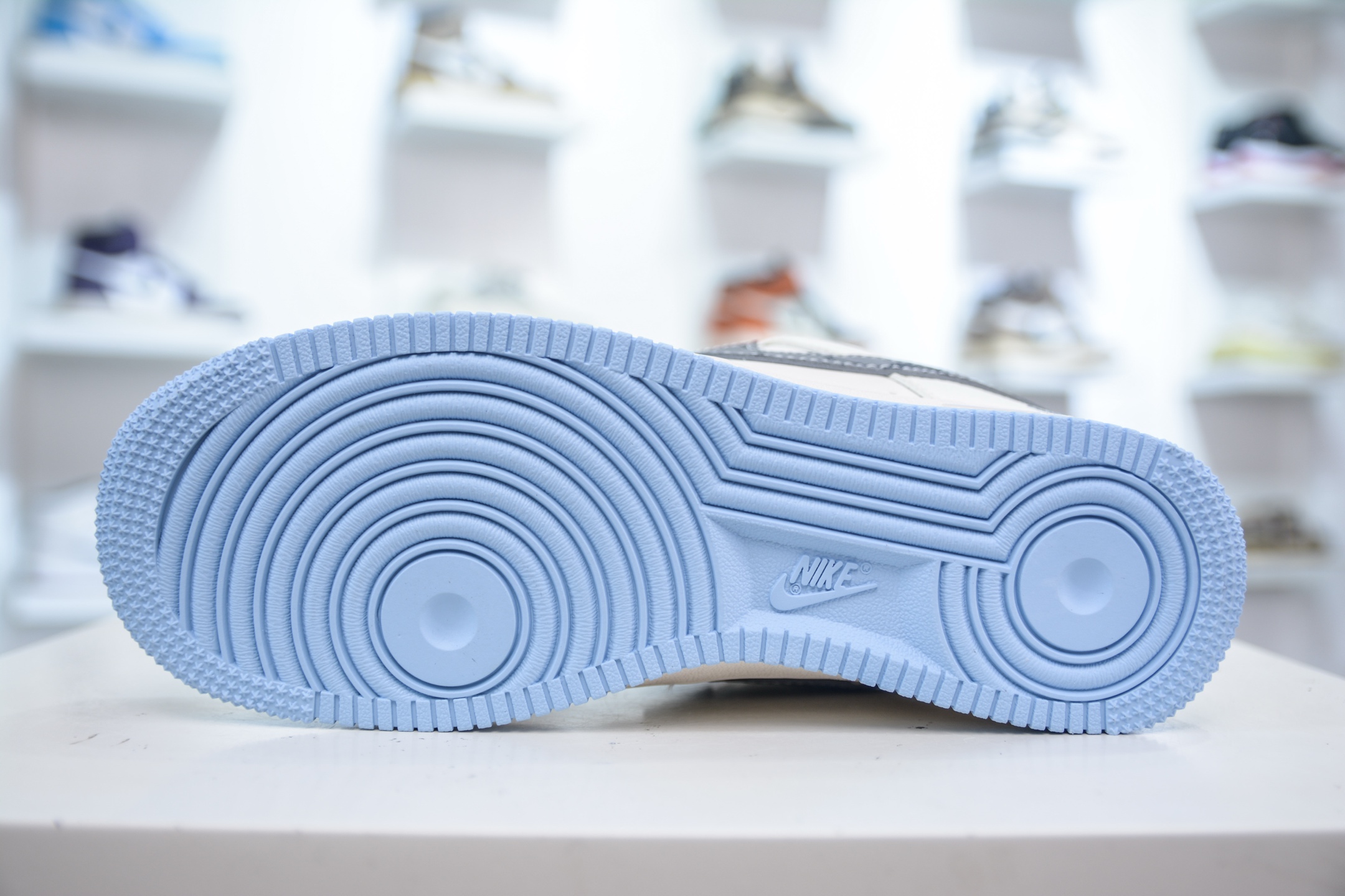 Stussy x NIke Air Force 1 斯图西联名-米白蓝灰勾 QW5606-269