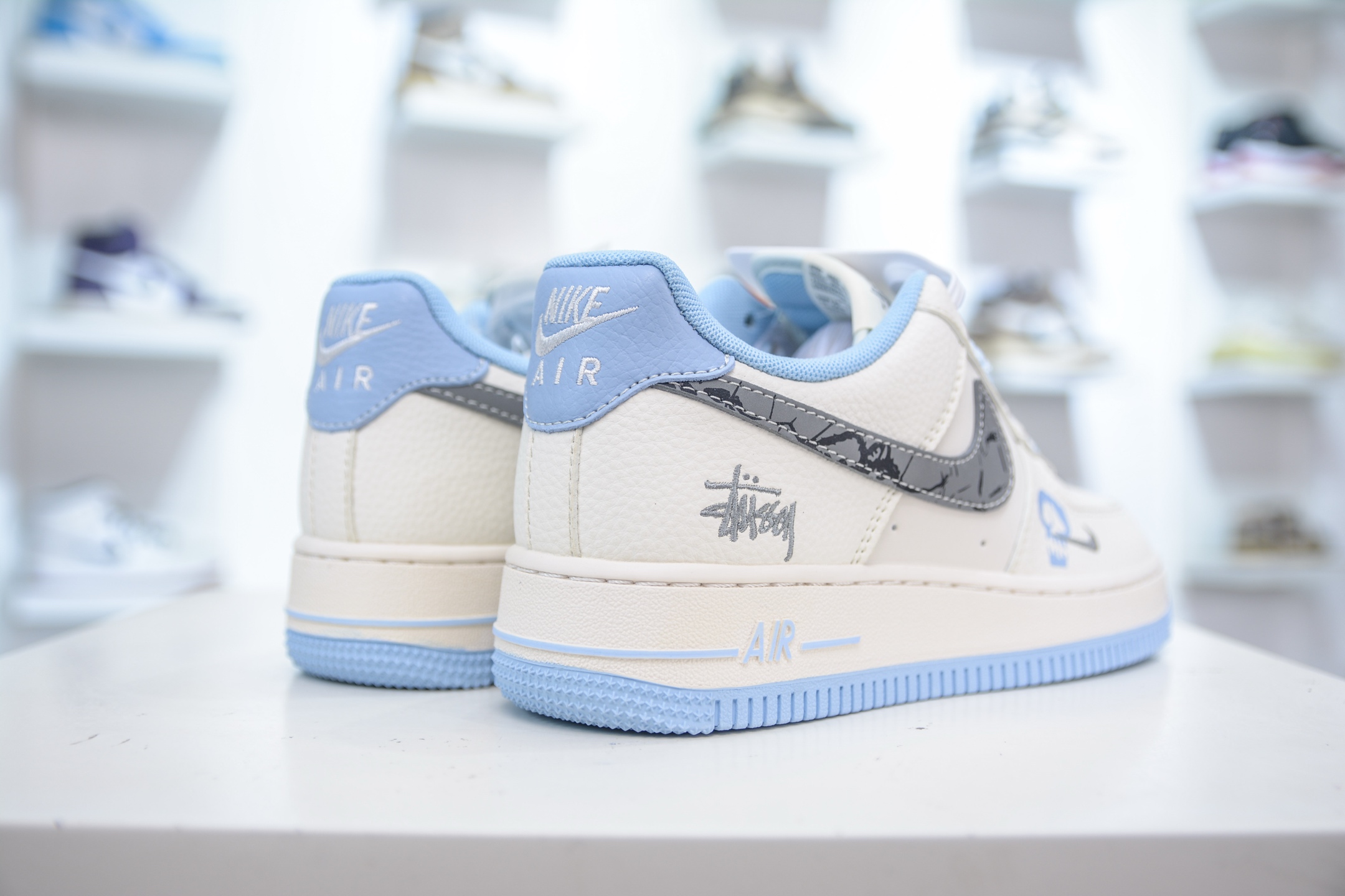 Stussy x NIke Air Force 1 斯图西联名-米白蓝灰勾 QW5606-269