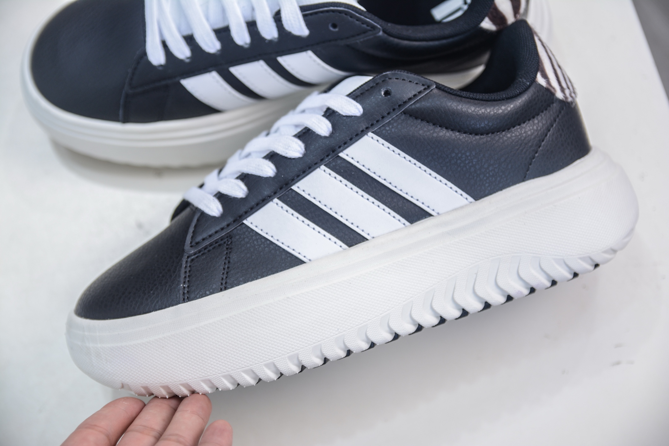 阿迪达斯AdidGRAND COURT PLATFORM M 网球风厚底增高运动鞋 IH7754