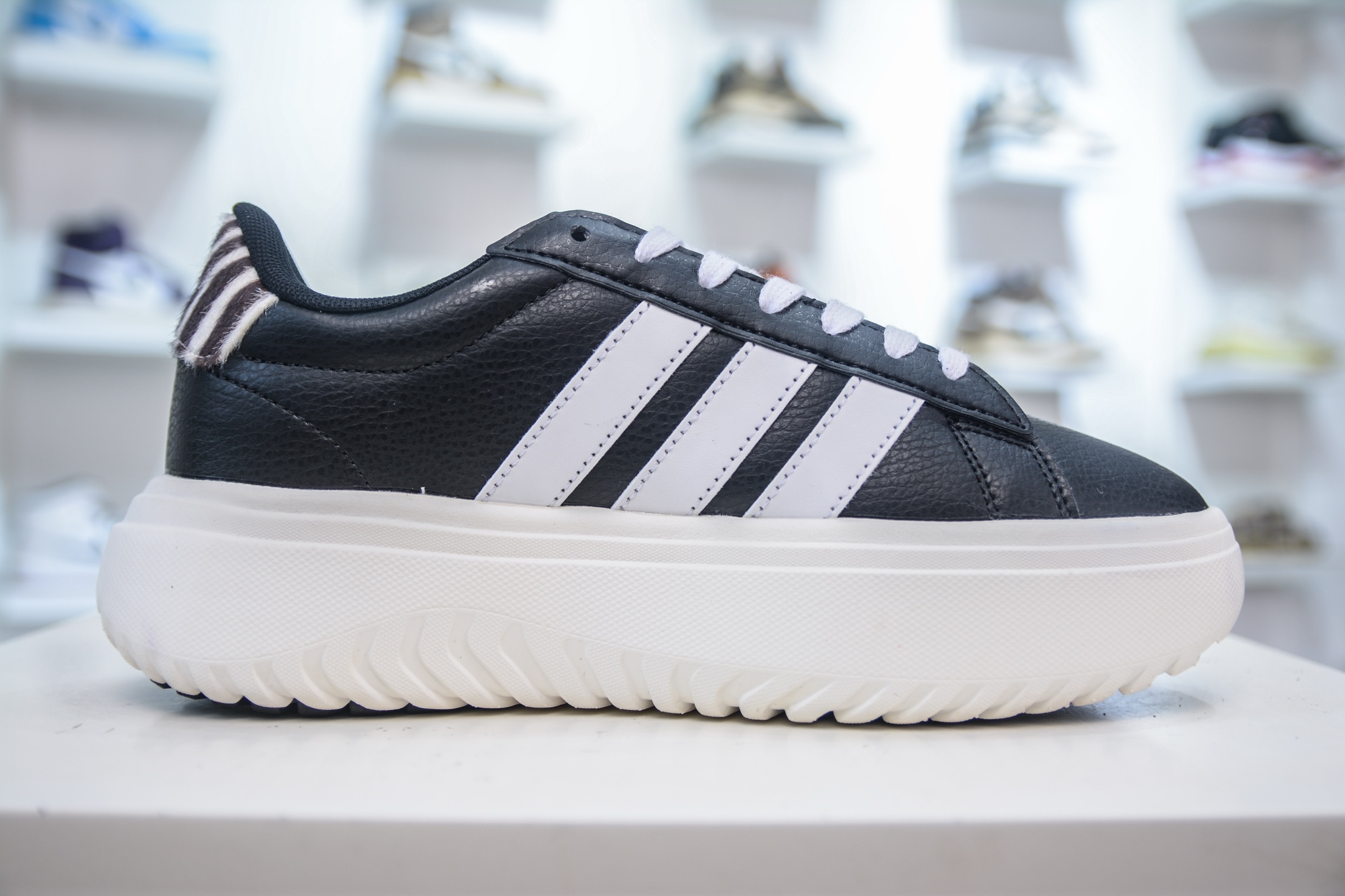 阿迪达斯AdidGRAND COURT PLATFORM M 网球风厚底增高运动鞋 IH7754