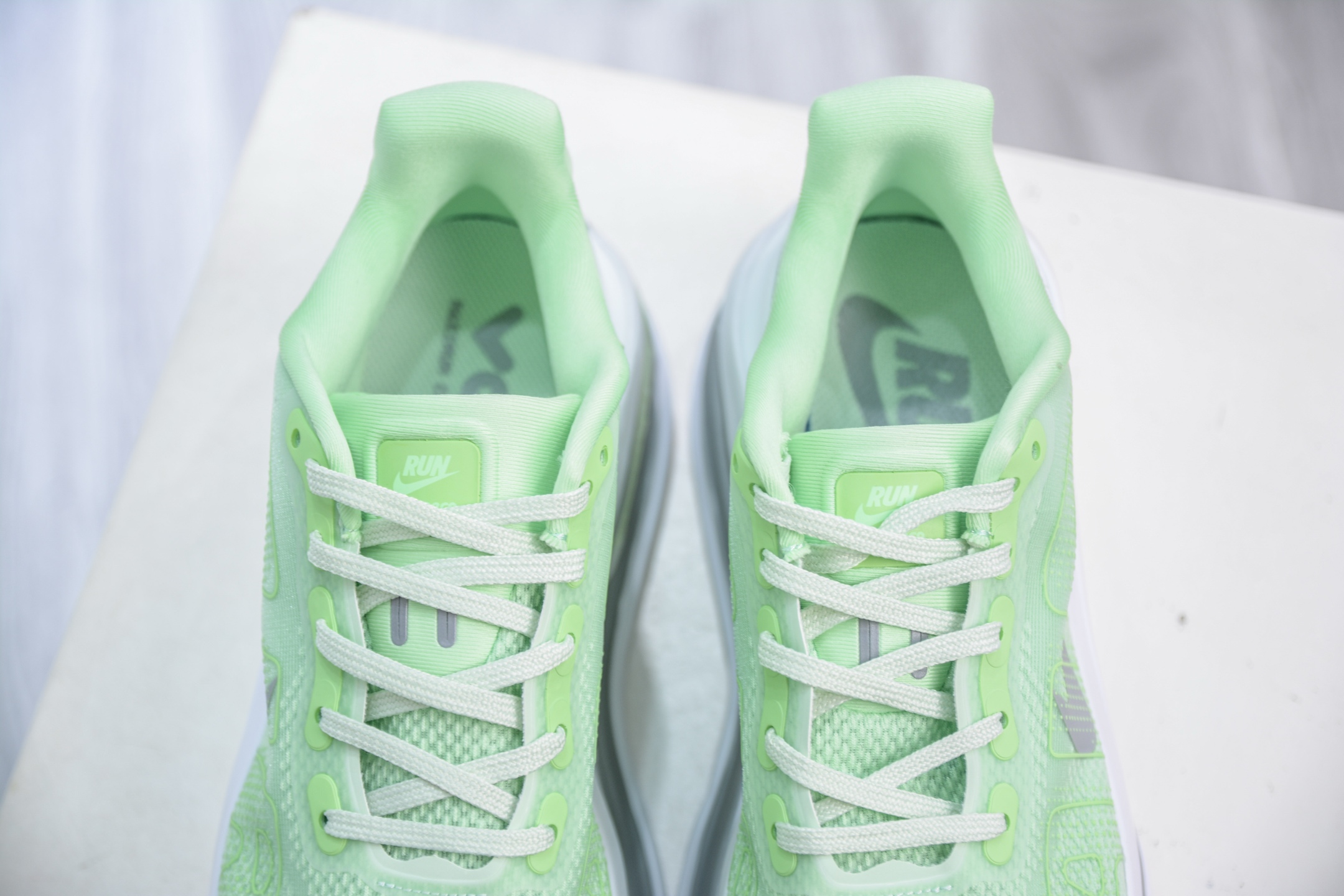 Nike Air Zoom Pegasus Premium 全掌气垫缓震网面运动跑鞋 FN8453-023