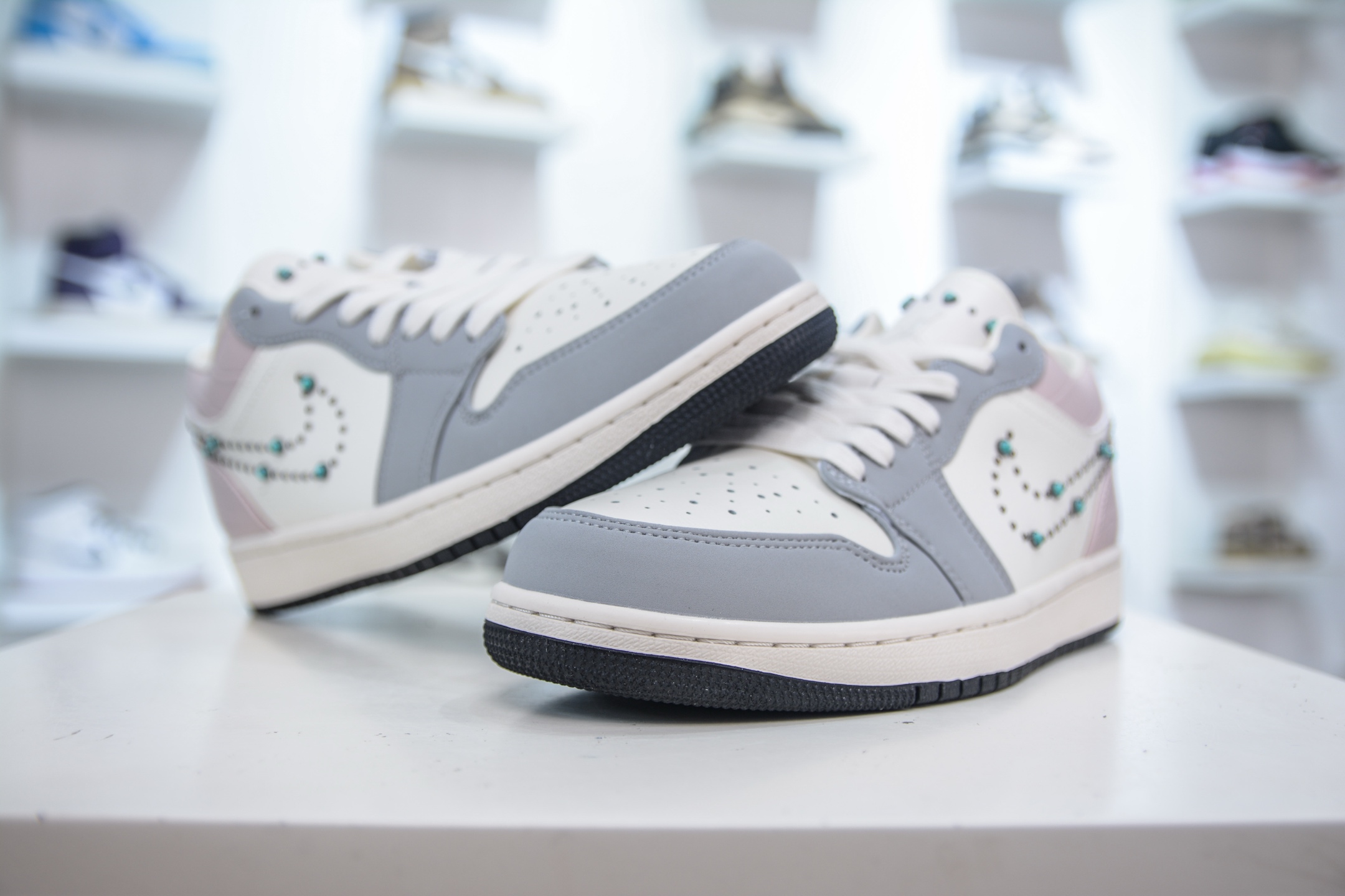 180 Air Jordan 1 Low 白灰粉 AJ1乔1低帮休闲板鞋 IH7319-001