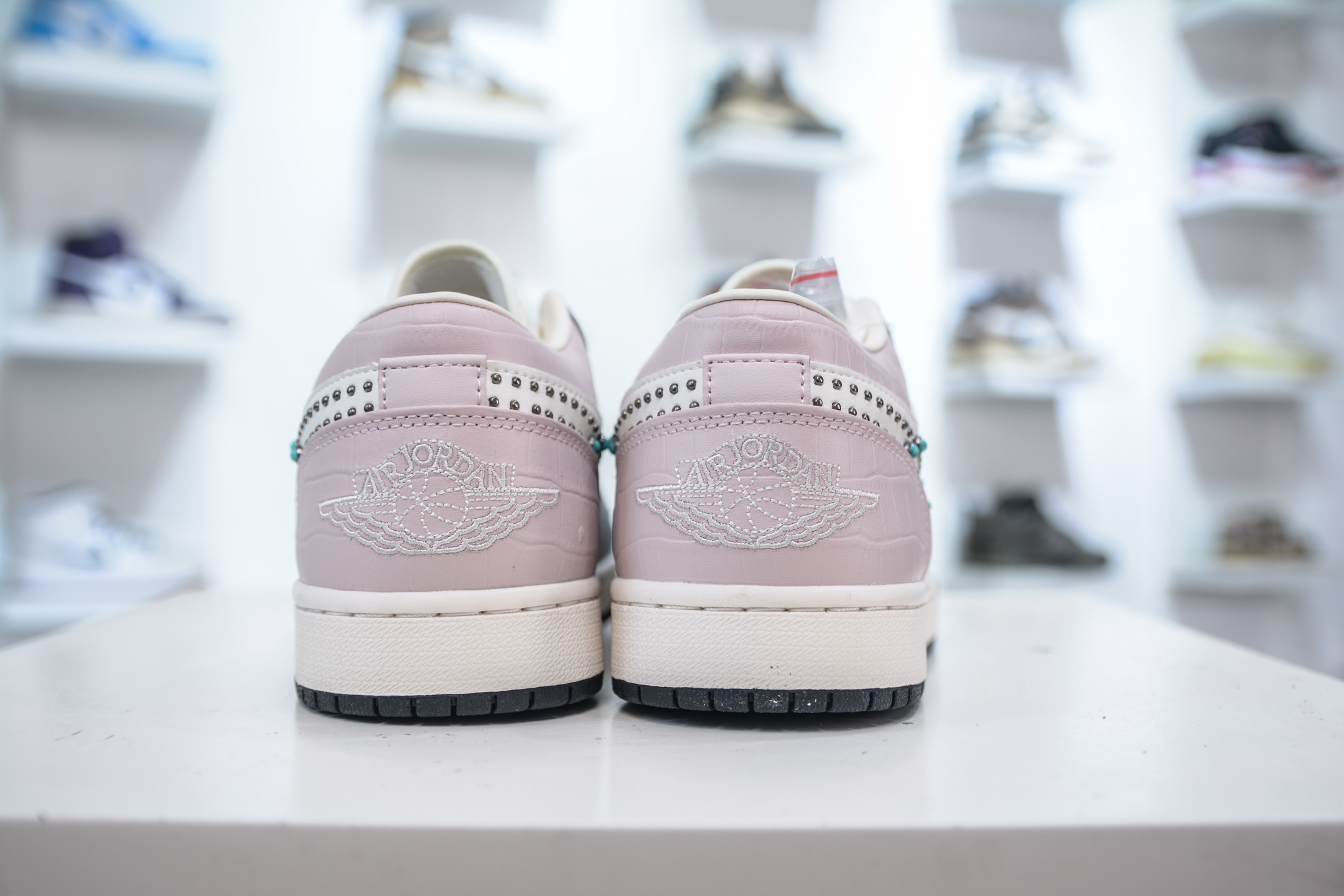 180 Air Jordan 1 Low 白灰粉 AJ1乔1低帮休闲板鞋 IH7319-001