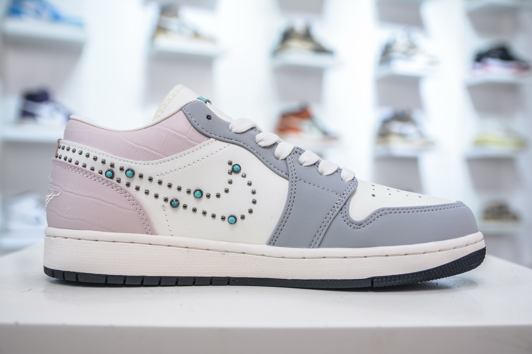 180 Air Jordan 1 Low 白灰粉 AJ1乔1低帮休闲板鞋 IH7319-001
