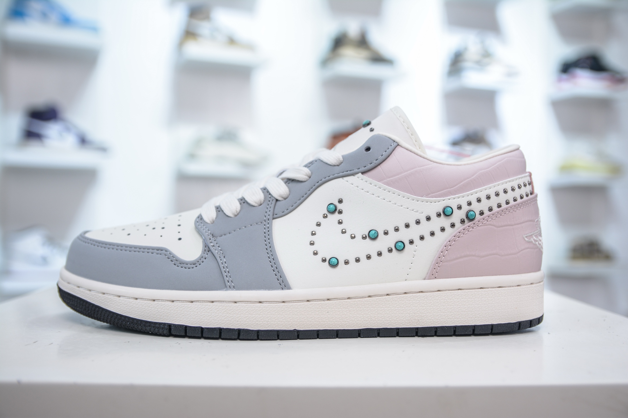 180 Air Jordan 1 Low 白灰粉 AJ1乔1低帮休闲板鞋 IH7319-001