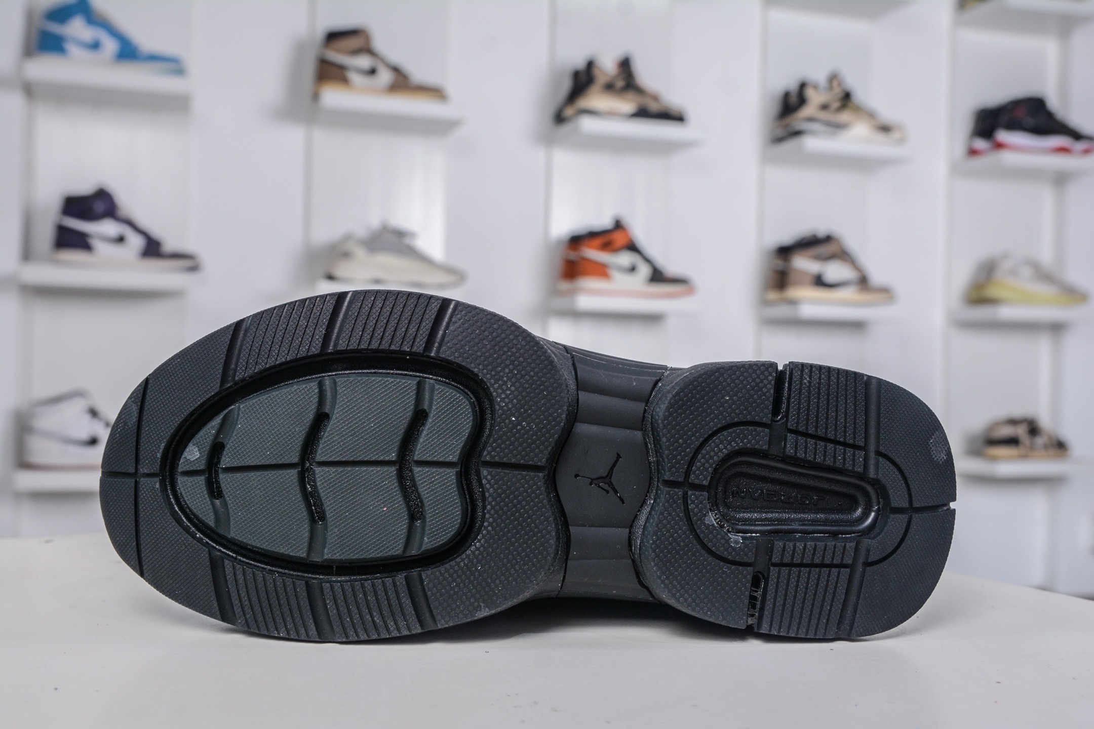 220 Jordan Trunner O/S 经典百搭 透气 生活休闲鞋 IB3722-003-Chinese UA Cheap High Quatity Brand Clothes Bags handbags Sneakers wholesale wholesaler seller from China Factory suppliers Fashion Clothing Shoes best Quality Beautiful Price 220 Jordan Trunner O/S 经典百搭 透气 生活休闲鞋 IB3722-003