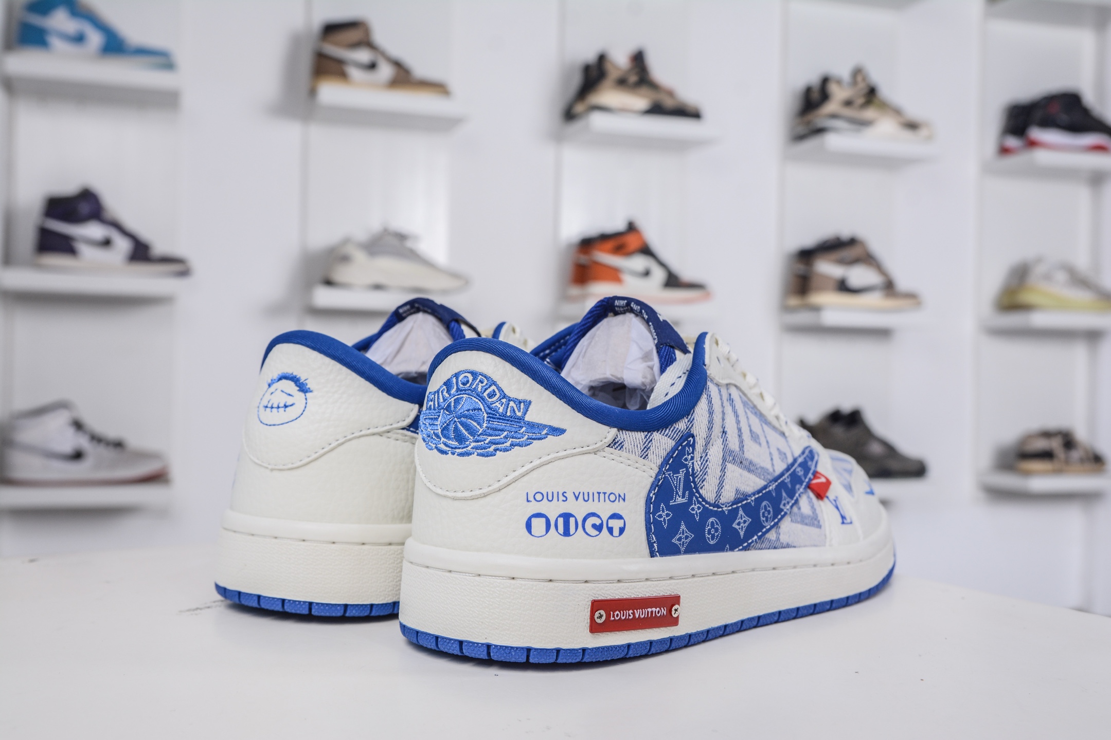 270 TS x Air Jordan x Louis Vuitton AJ1 Low 倒钩低帮LV联名-白蓝牛仔 SC0601-055