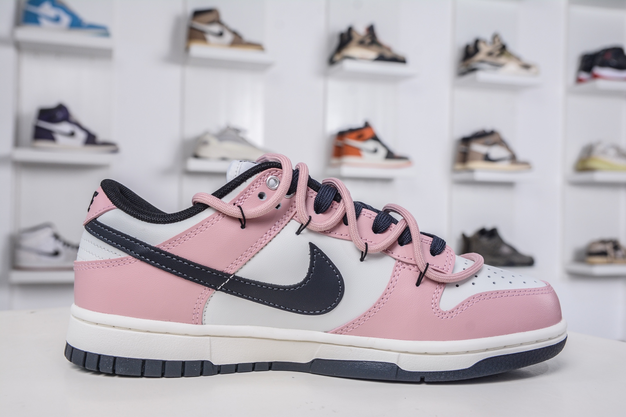 Nike Dunk Low 怦然心动 此款以温柔的樱花粉为主调 PB0510-055