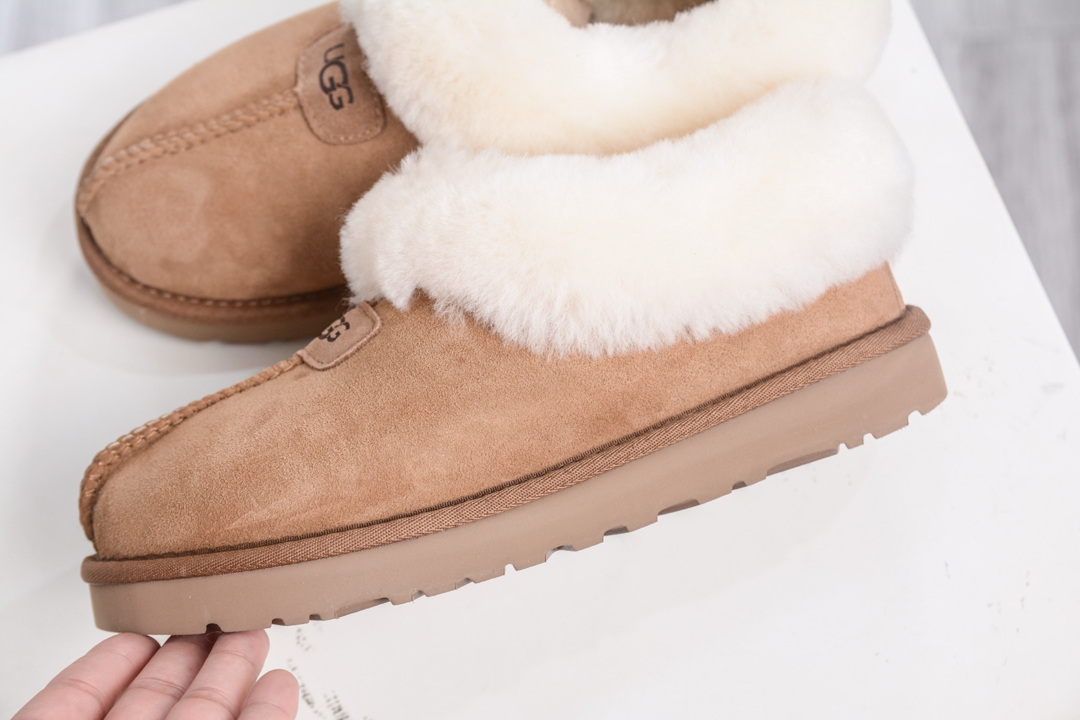 210 UGG CLASSIC SHORT II 薄底 羊皮毛一体高品质 保暖锁热 1134810