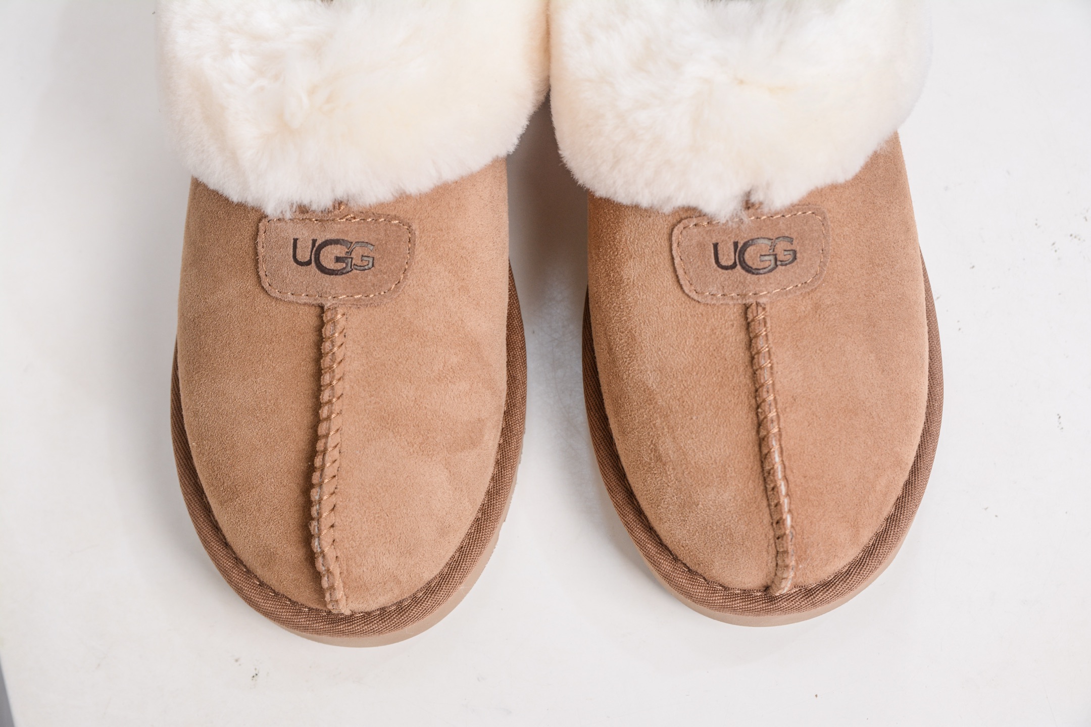 210 UGG CLASSIC SHORT II 薄底 羊皮毛一体高品质 保暖锁热 1134810