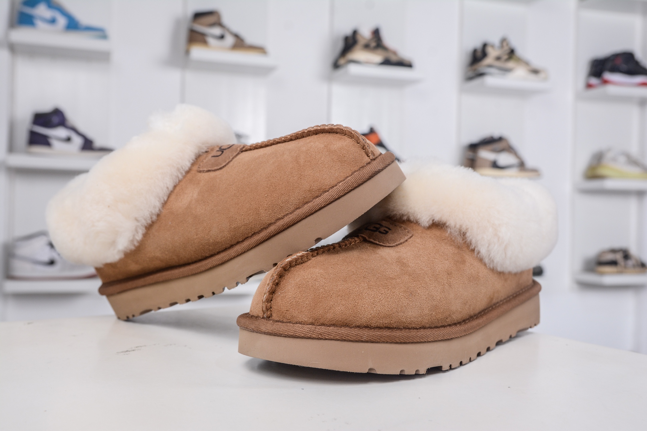 210 UGG CLASSIC SHORT II 薄底 羊皮毛一体高品质 保暖锁热 1134810