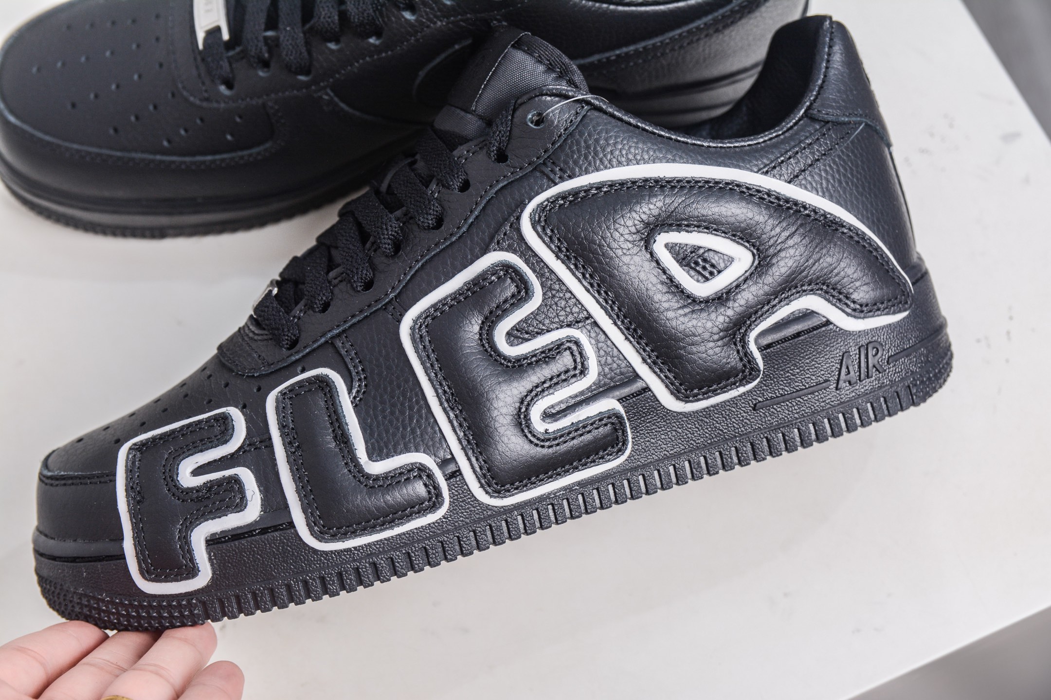 350 TOP纯原 CPFM x NK Air Force 1 07 Low 空军一号系列低帮经典百搭休闲运动板鞋“联名放大补丁字母” HJ8463-001