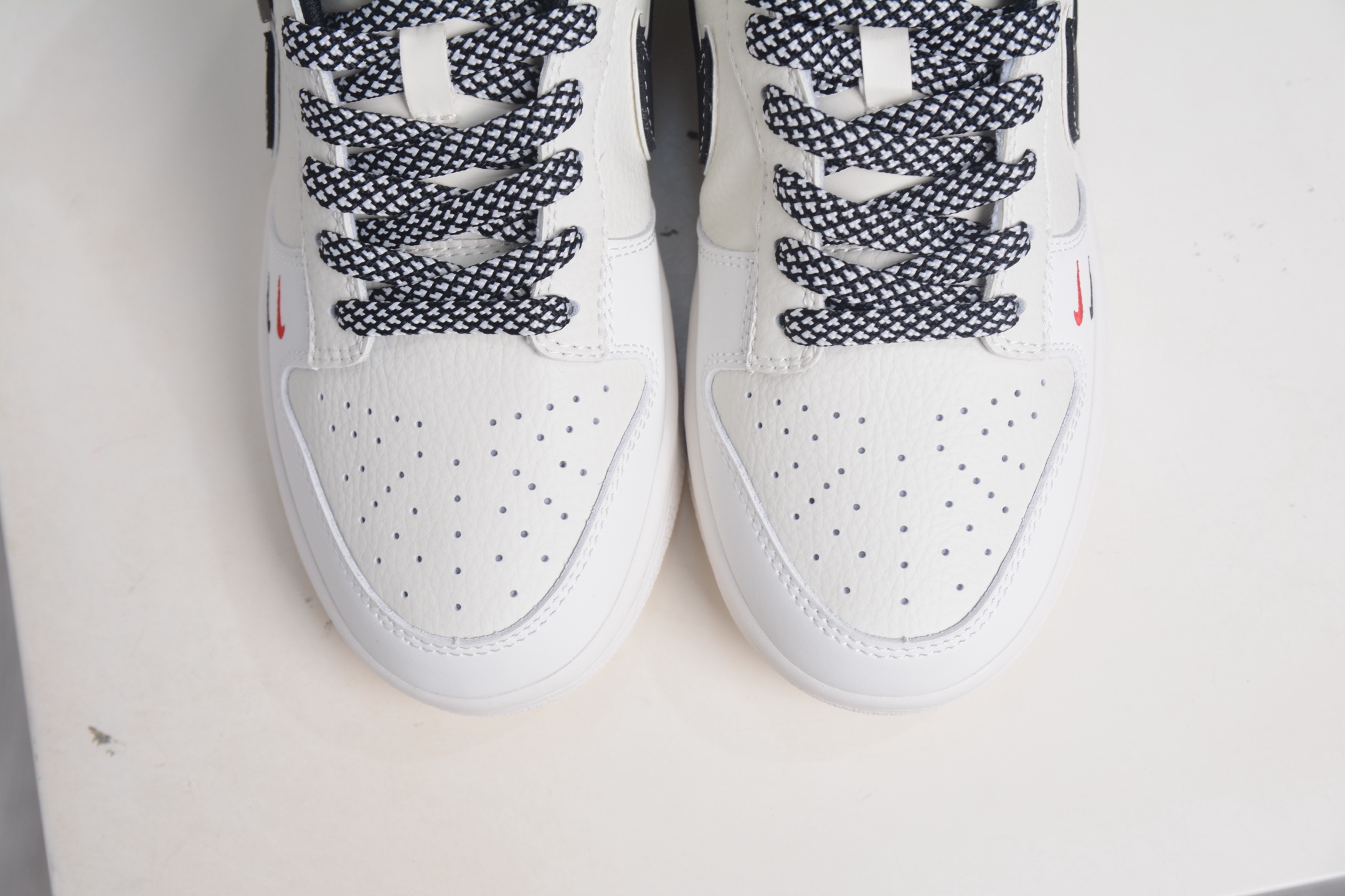 270 Nike SB Dunk Low x NIKE 耐克联名-双色小勾 CS1688-132