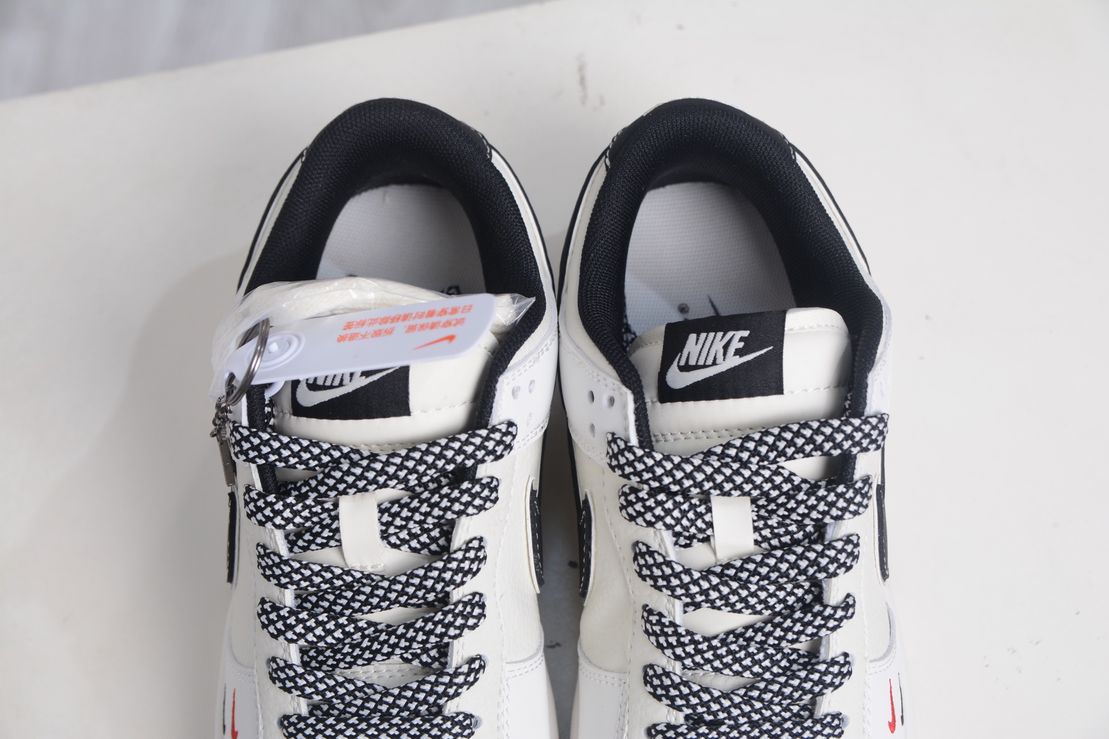 270 Nike SB Dunk Low x NIKE 耐克联名-双色小勾 CS1688-132