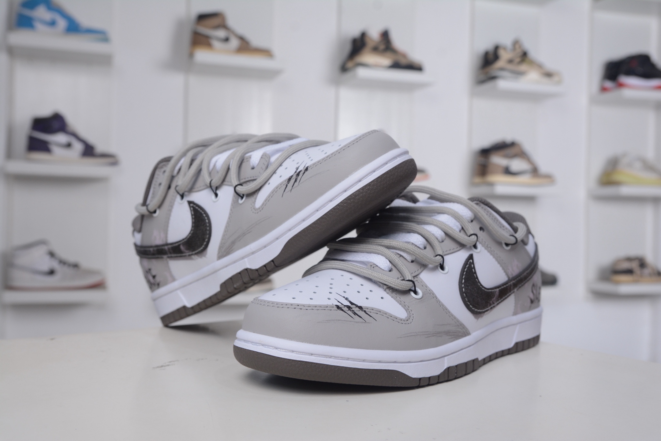 270 Nike Dunk Low 灰度法则 灰棕 此款以浅灰为主色调 HF5441-111