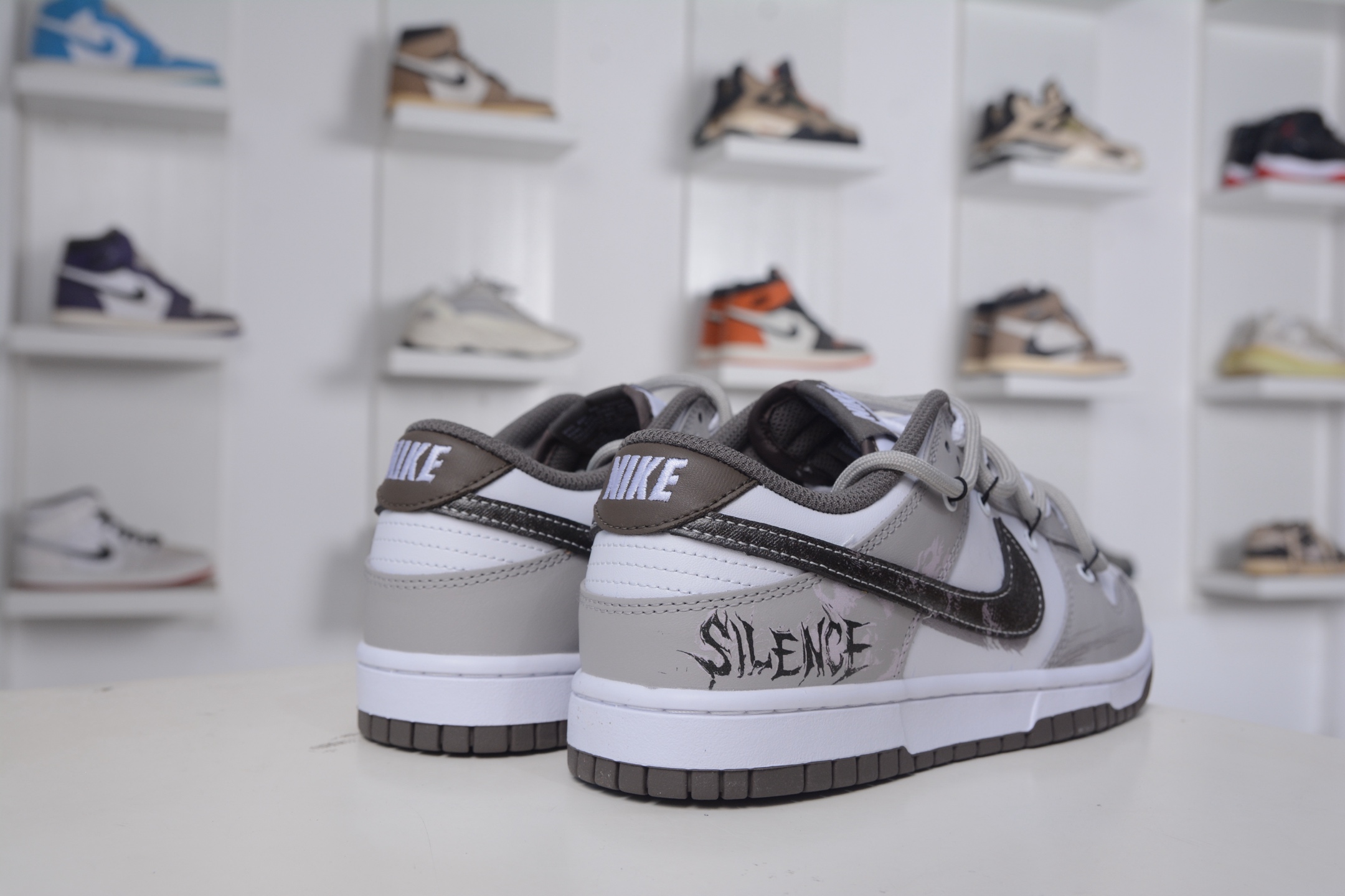 270 Nike Dunk Low 灰度法则 灰棕 此款以浅灰为主色调 HF5441-111