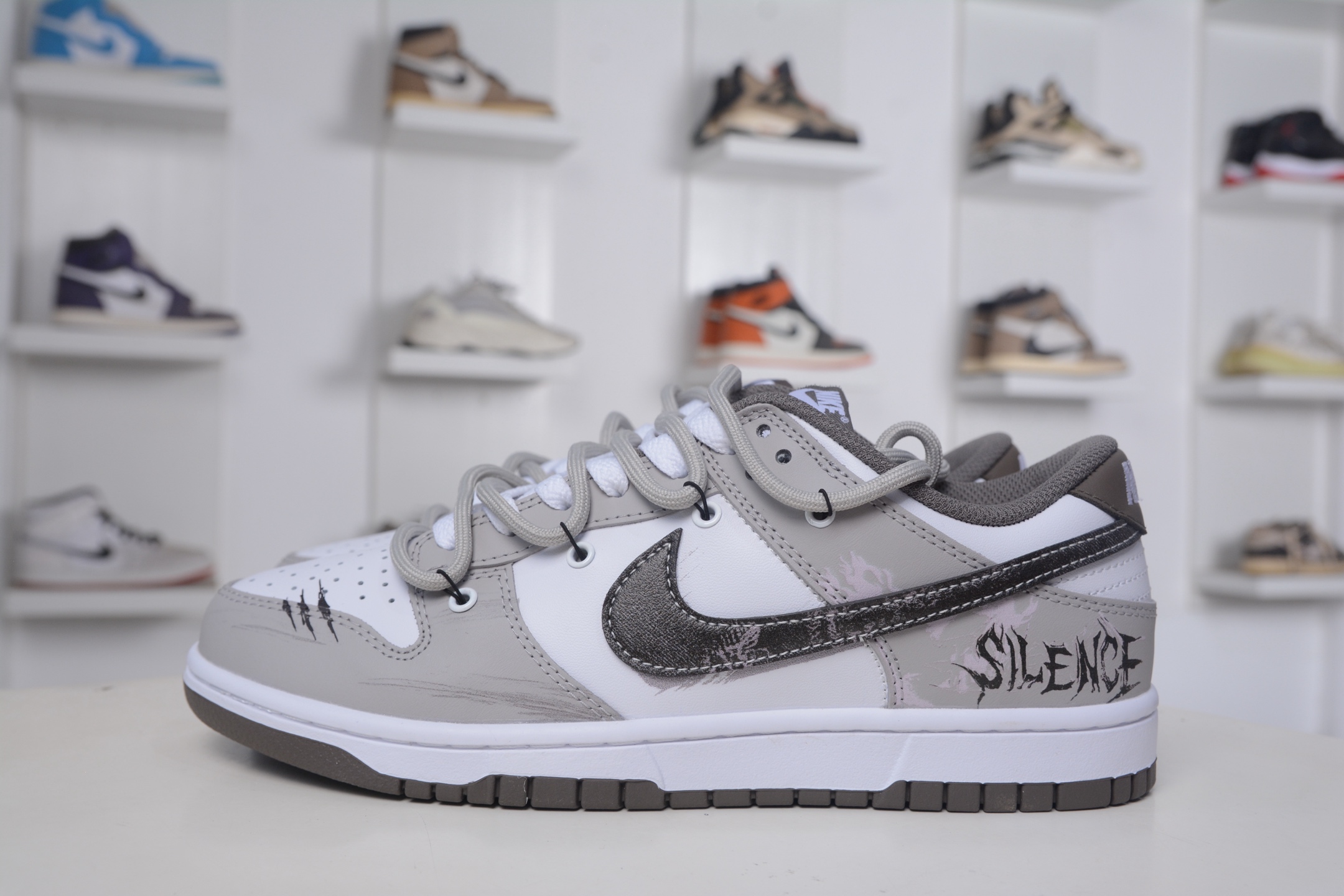 270 Nike Dunk Low 灰度法则 灰棕 此款以浅灰为主色调 HF5441-111
