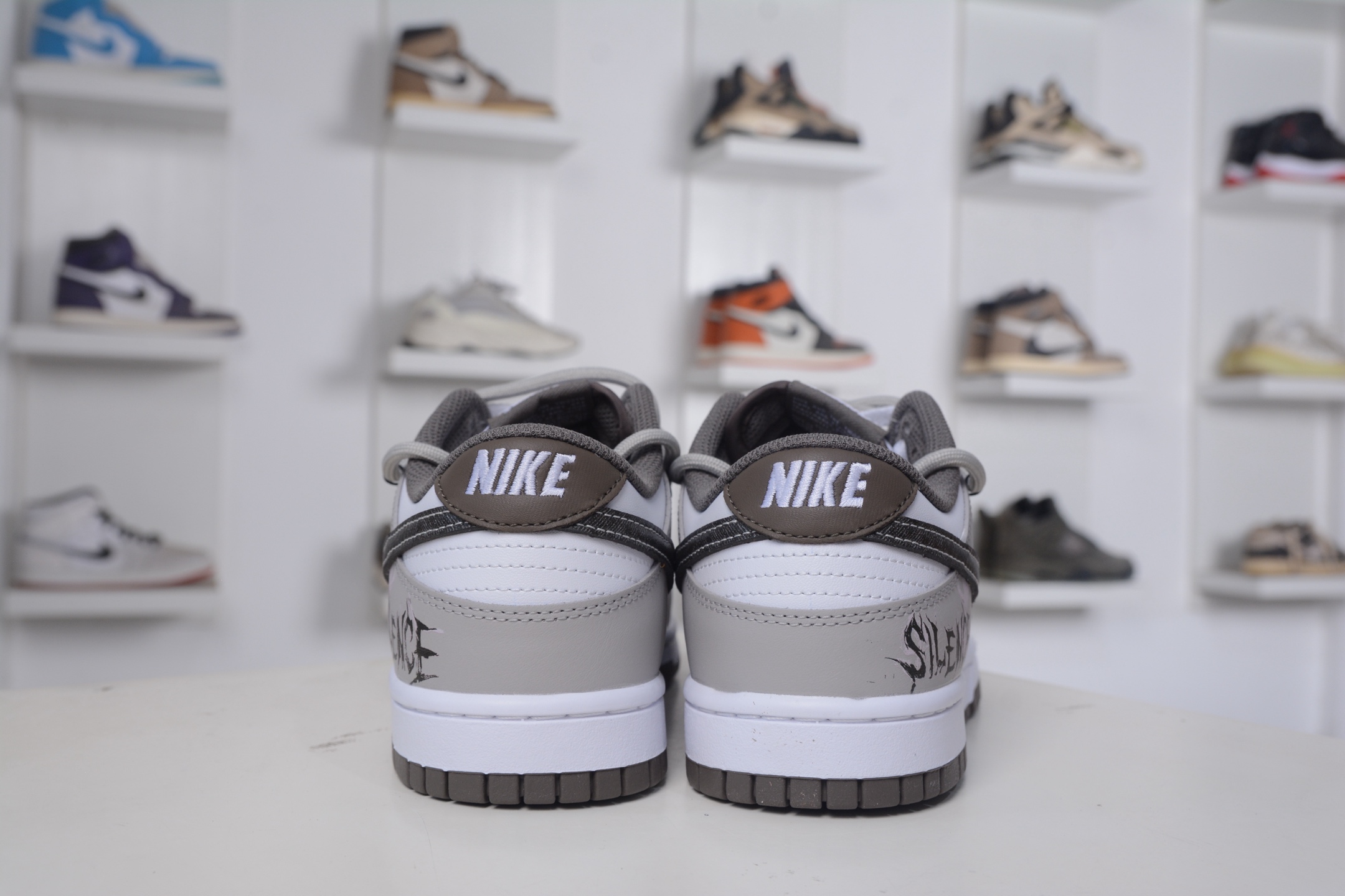 270 Nike Dunk Low 灰度法则 灰棕 此款以浅灰为主色调 HF5441-111