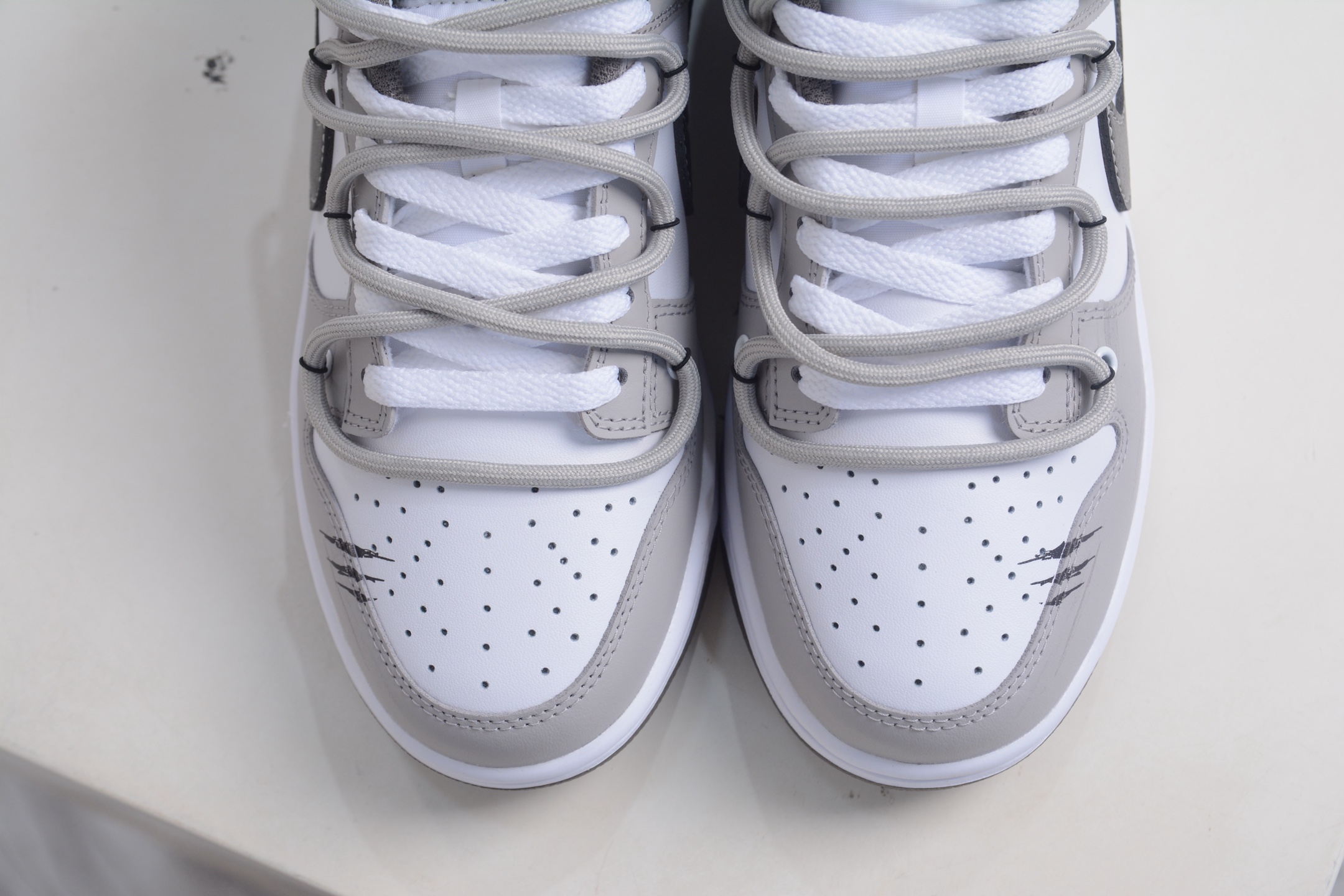 270 Nike Dunk Low 灰度法则 灰棕 此款以浅灰为主色调 HF5441-111