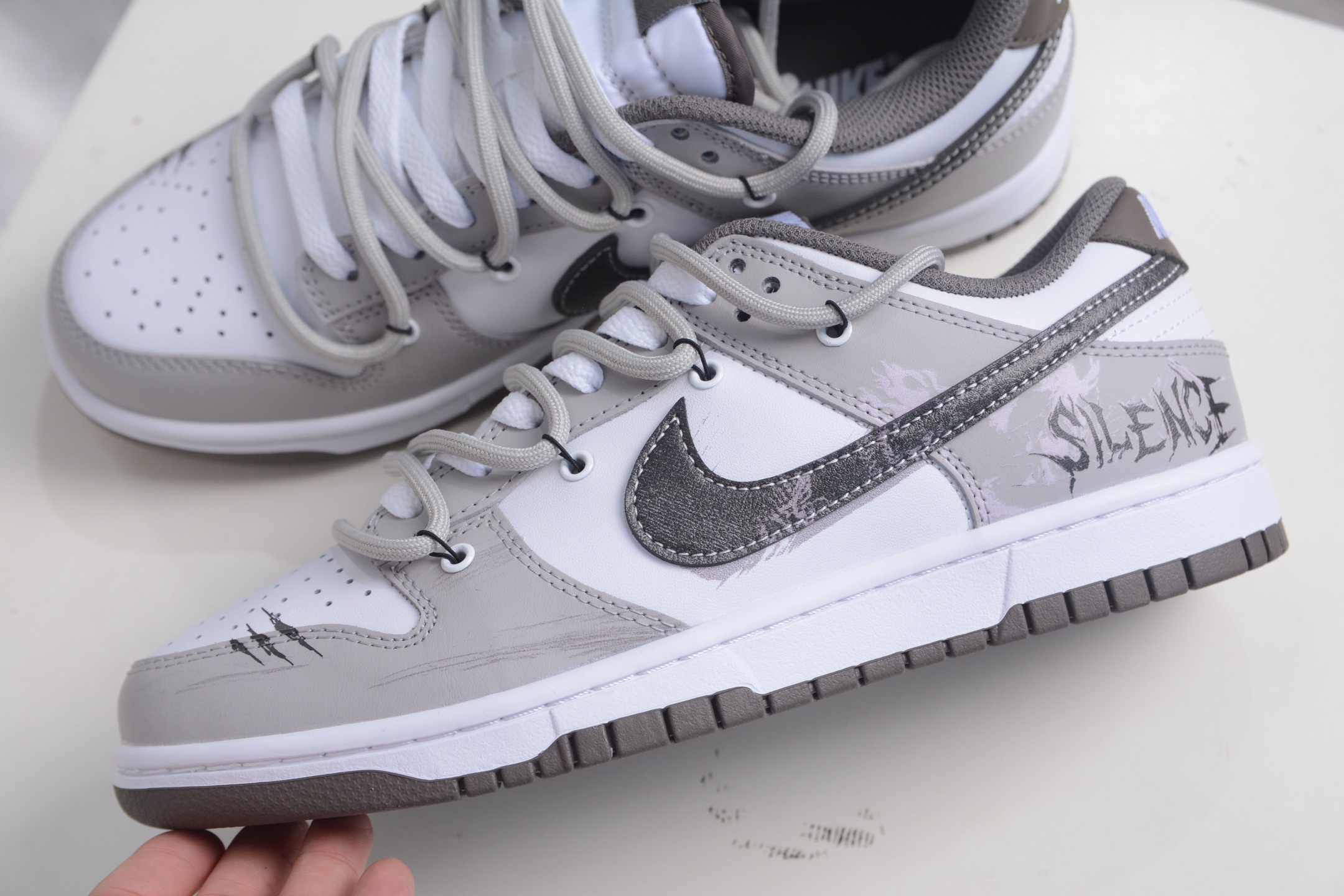 270 Nike Dunk Low 灰度法则 灰棕 此款以浅灰为主色调 HF5441-111