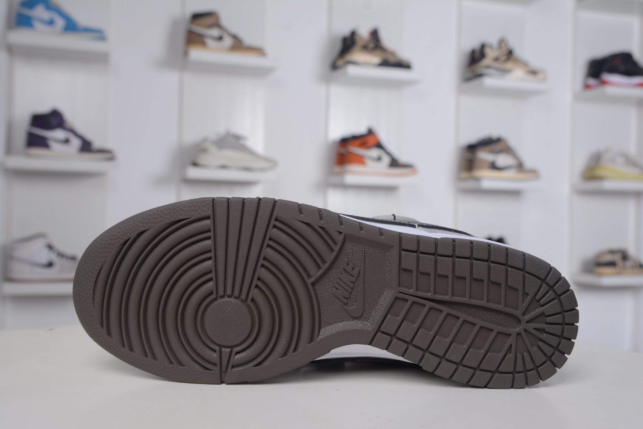 270 Nike Dunk Low 灰度法则 灰棕 此款以浅灰为主色调 HF5441-111