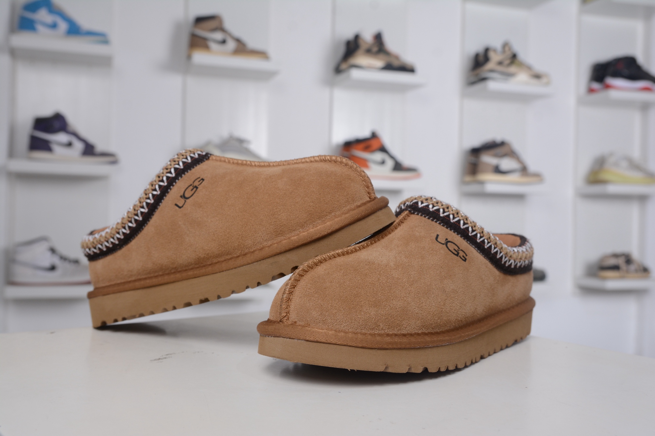 UGG Tasman 民族风半拖鞋 小红书爆款 此款构思于中国民族传统服饰文化绚丽多彩 UGG Tasman 民族风半拖鞋 小红书爆款 此款构思于中国民族传统服饰文化绚丽多彩