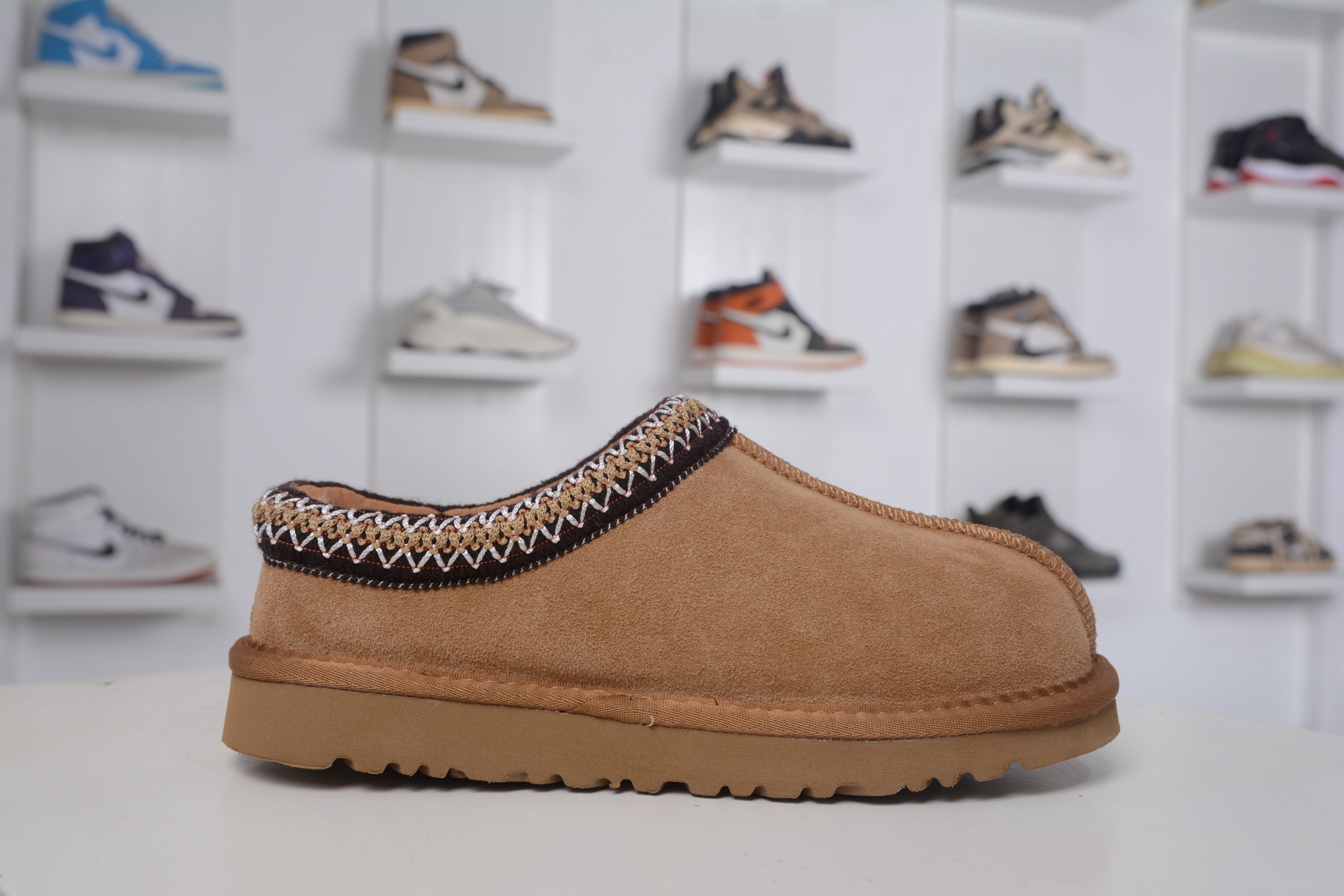 UGG Tasman 民族风半拖鞋 小红书爆款 此款构思于中国民族传统服饰文化绚丽多彩 UGG Tasman 民族风半拖鞋 小红书爆款 此款构思于中国民族传统服饰文化绚丽多彩