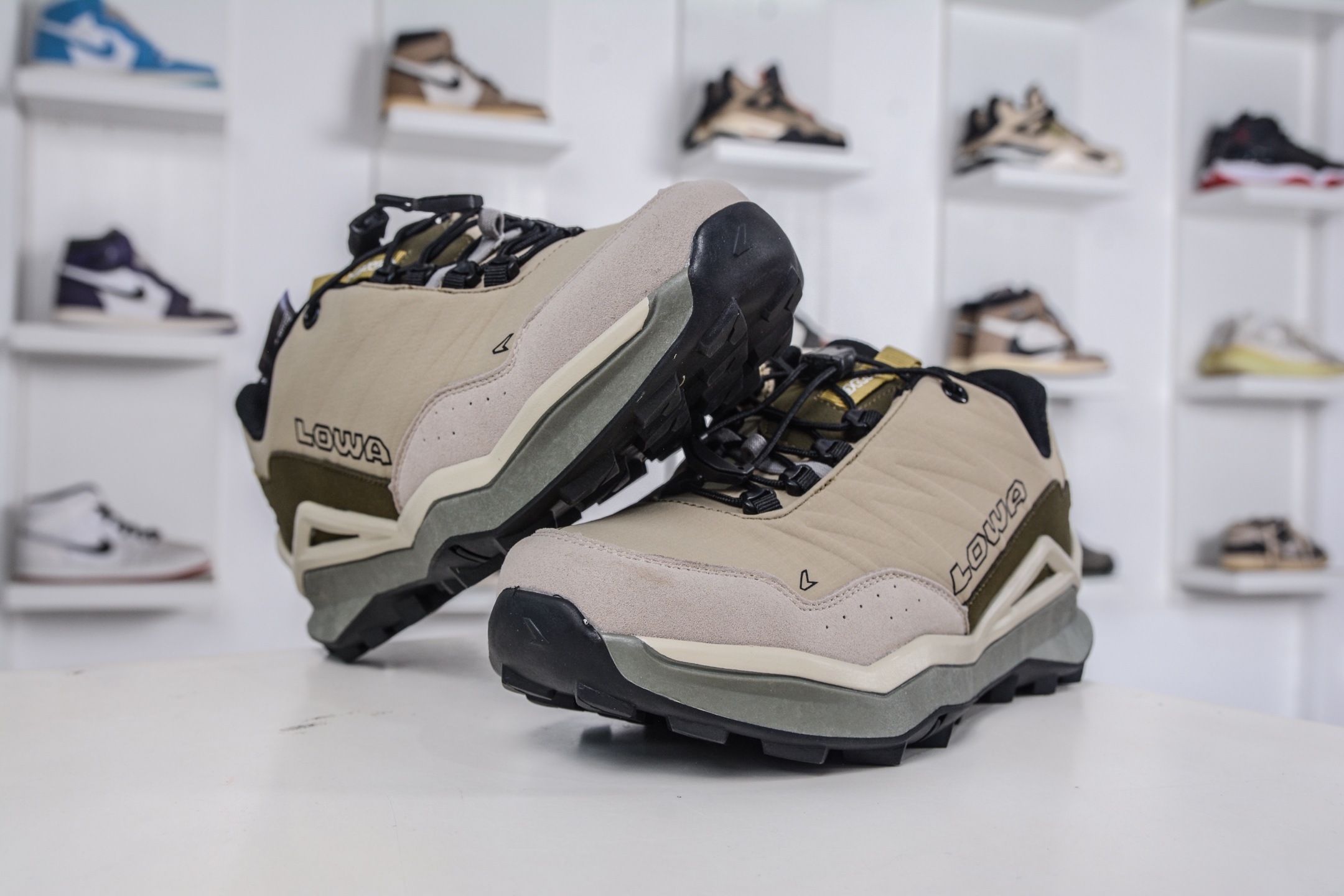 Lowa Ranger 2.0 Outdoor Shoes: Comfort, Support, and Durability for Hiking 4 i1760978917727 8612 0 3