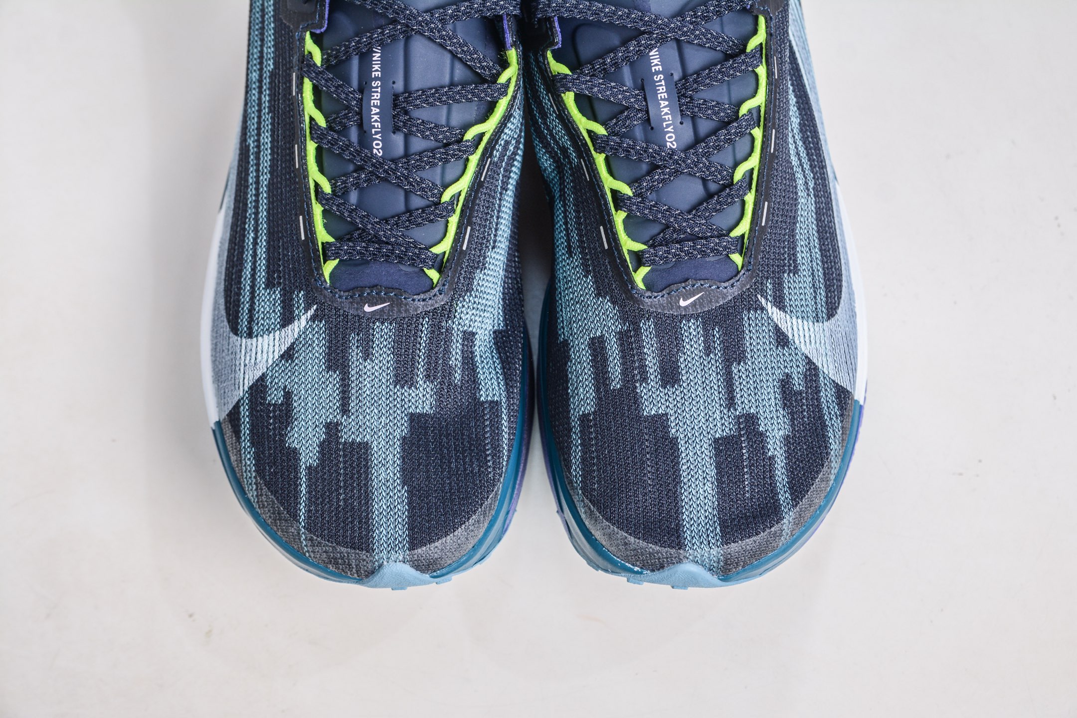 i1760979074640 2933 0 8