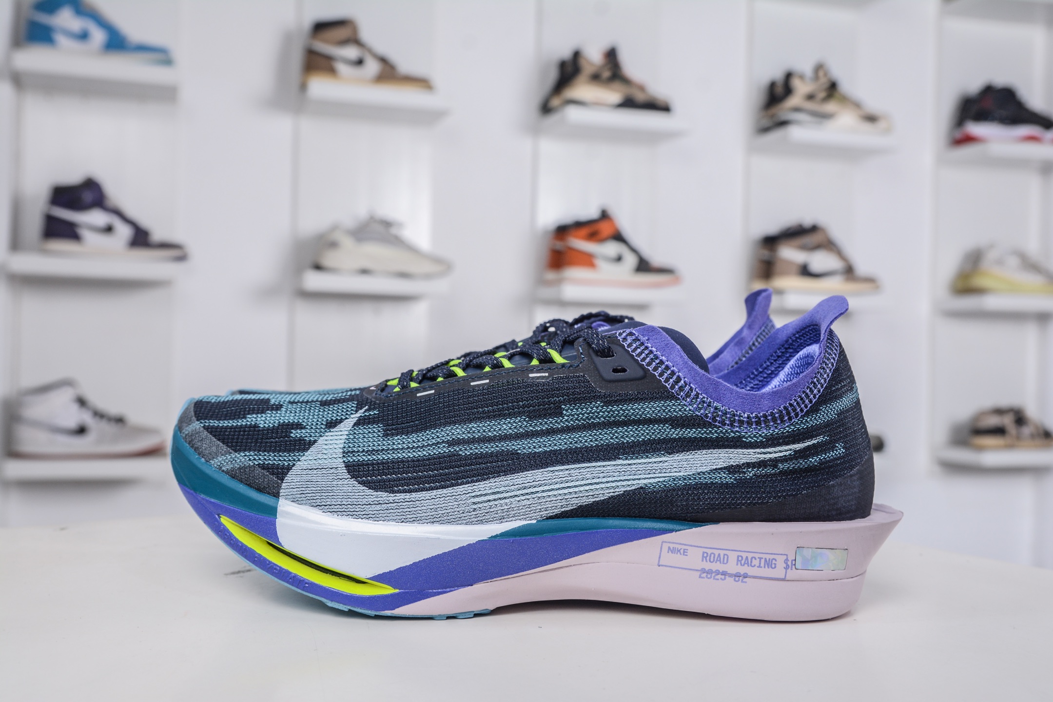 Nike ZoomX Streakfly 2 Marathon Running Shoes - Lightweight & Cushioned