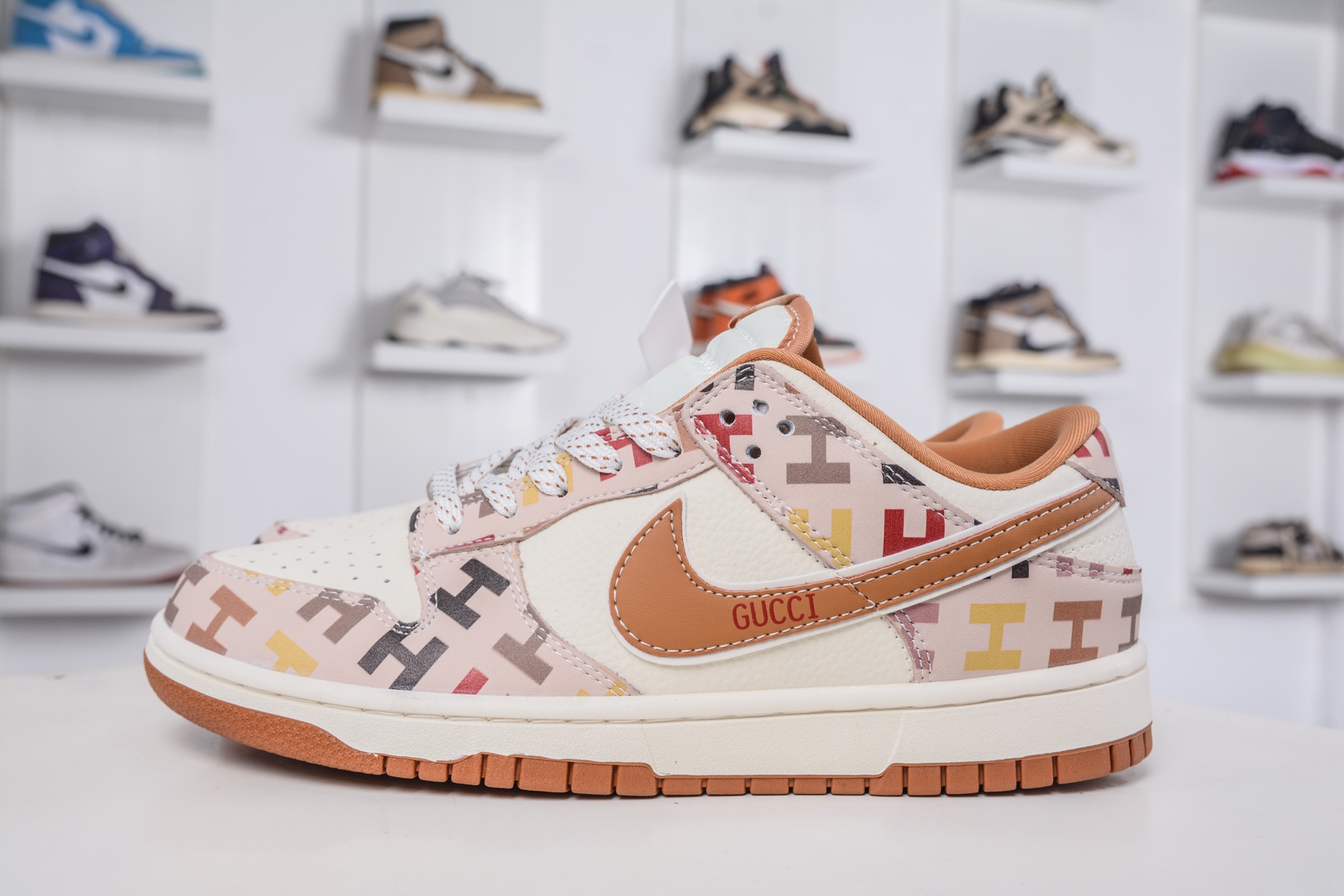 Nike SB Dunk Low x Gucci Collaboration - Premium Quality & Unique Design 1 i1760979309515 5516 0 0