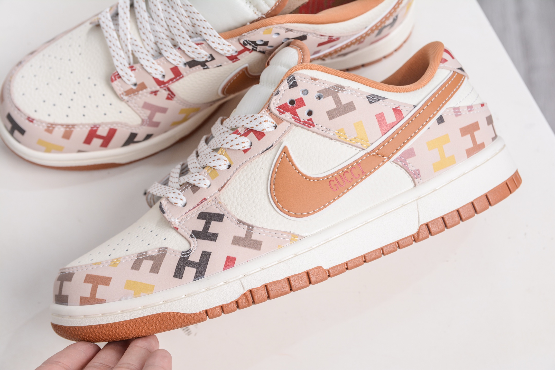 Nike SB Dunk Low x Gucci Collaboration - Premium Quality & Unique Design 7 i1760979309551 6643 0 6