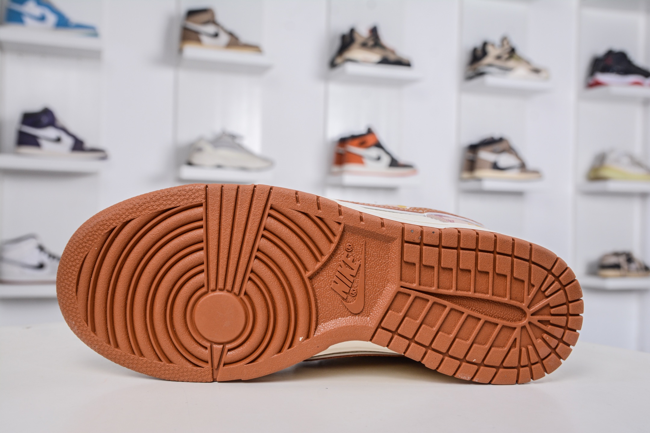 Nike SB Dunk Low x Gucci Collaboration - Premium Quality & Unique Design 5 i1760979309575 3237 0 4