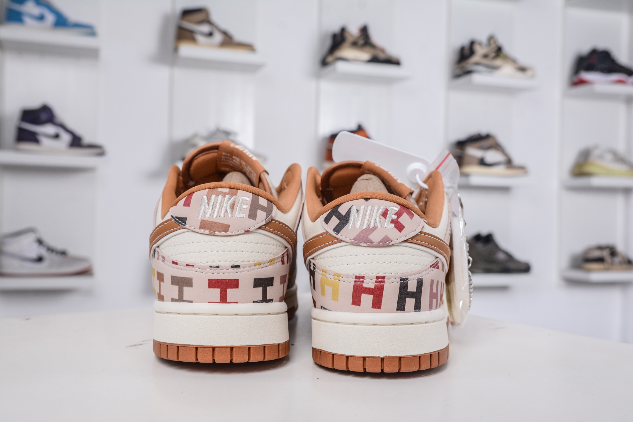 Nike SB Dunk Low x Gucci Collaboration - Premium Quality & Unique Design 2 i1760979310780 4269 0 1