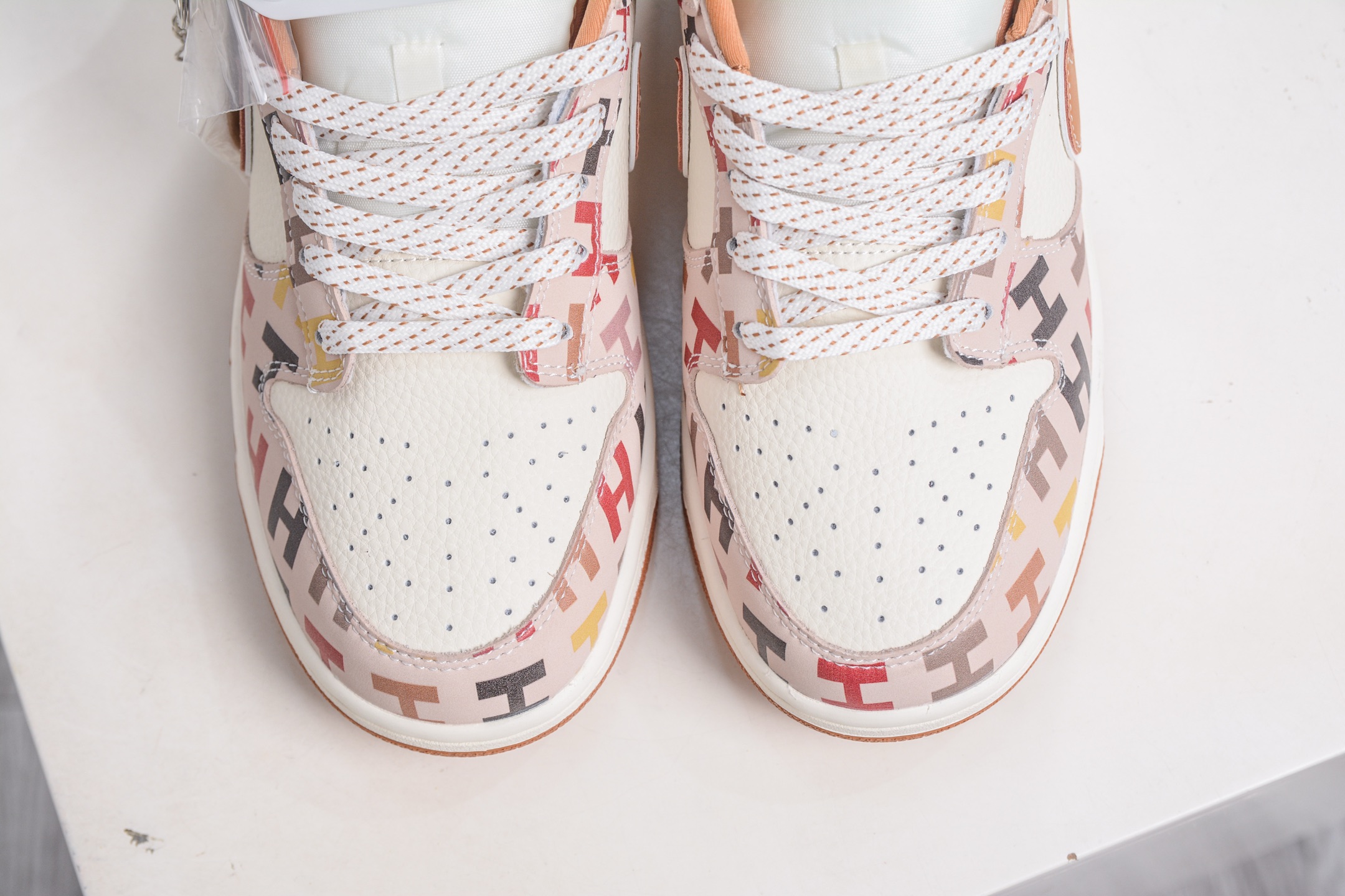 Nike SB Dunk Low x Gucci Collaboration - Premium Quality & Unique Design 9 i1760979310977 6796 0 8
