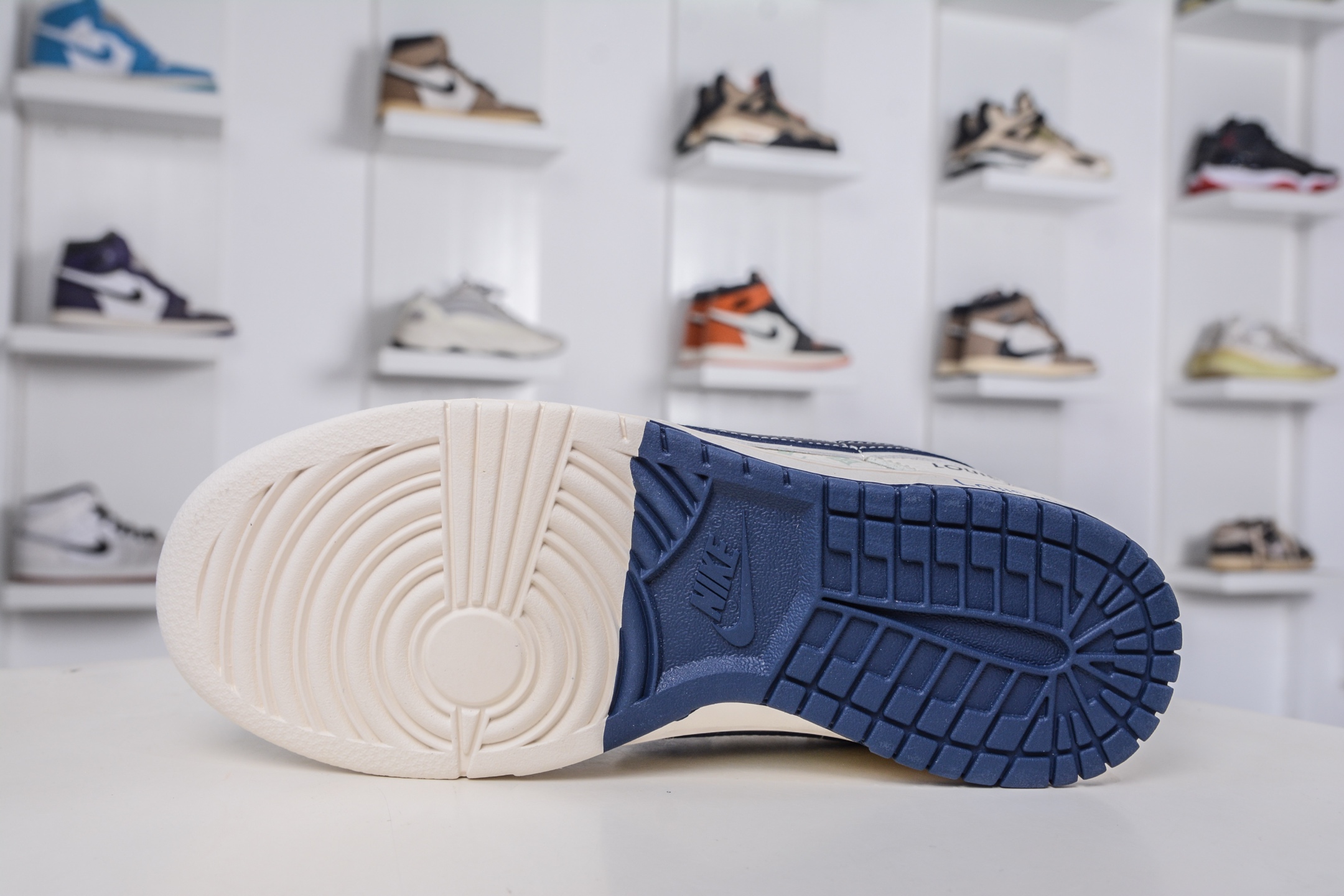 Nike SB Dunk Low x Louis Vuitton Cream/Navy Designer Sneakers 6 i1760979360979 3794 0 4