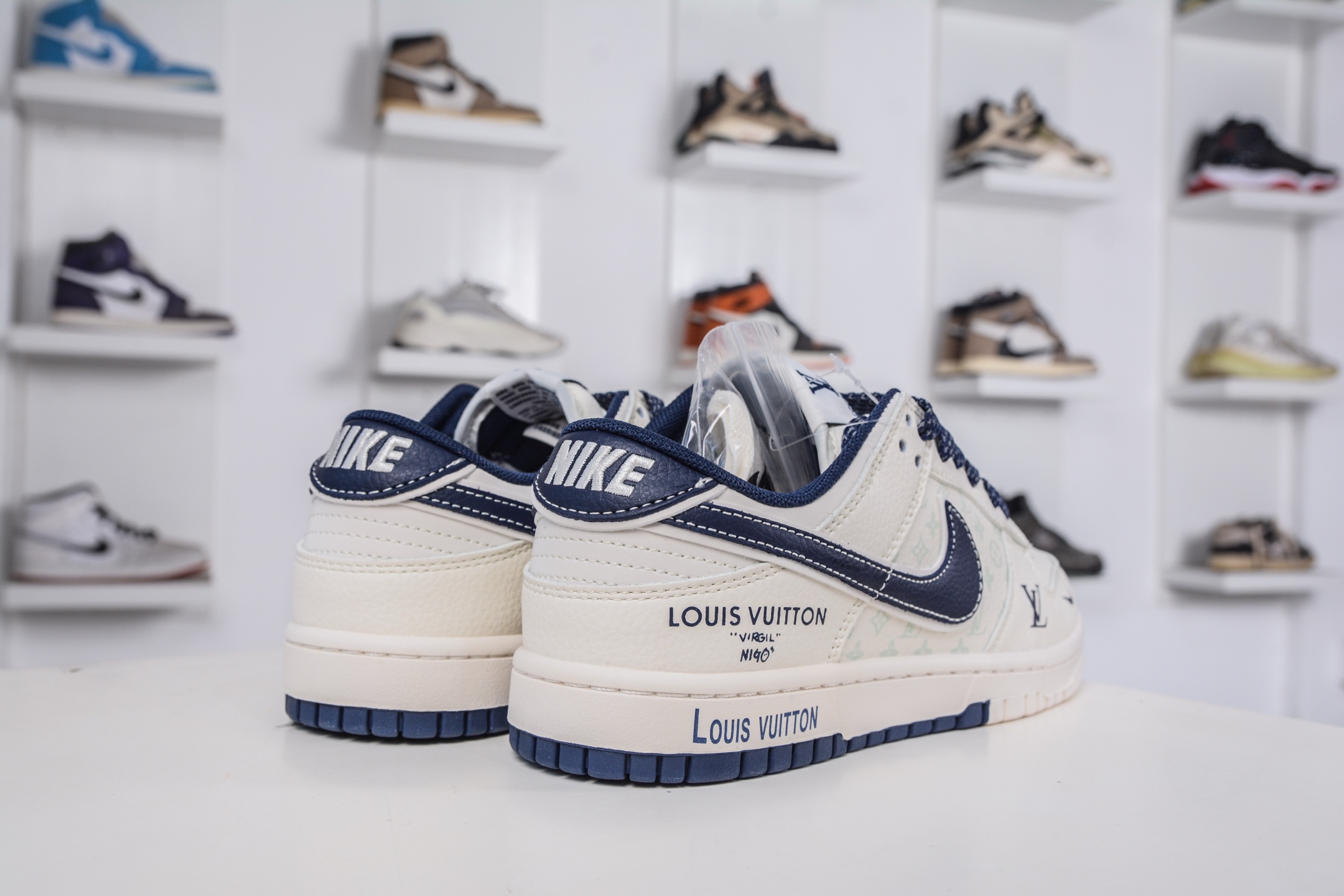 Nike SB Dunk Low x Louis Vuitton Cream/Navy Designer Sneakers 7 i1760979361852 7234 0 5
