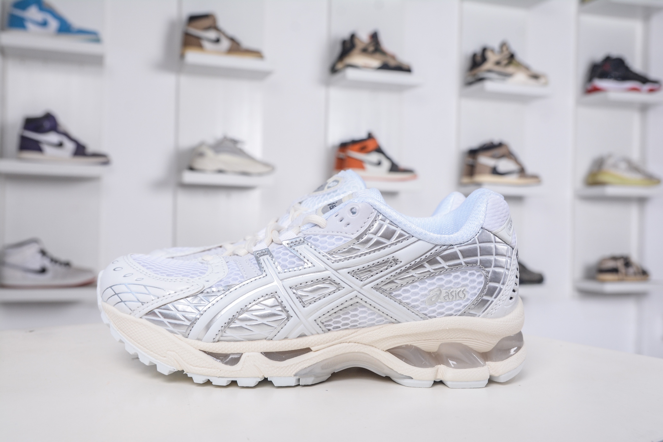 ASICS Gel-Nimbus 10.1 White Silver Running Shoes - Lightweight & Cushioned