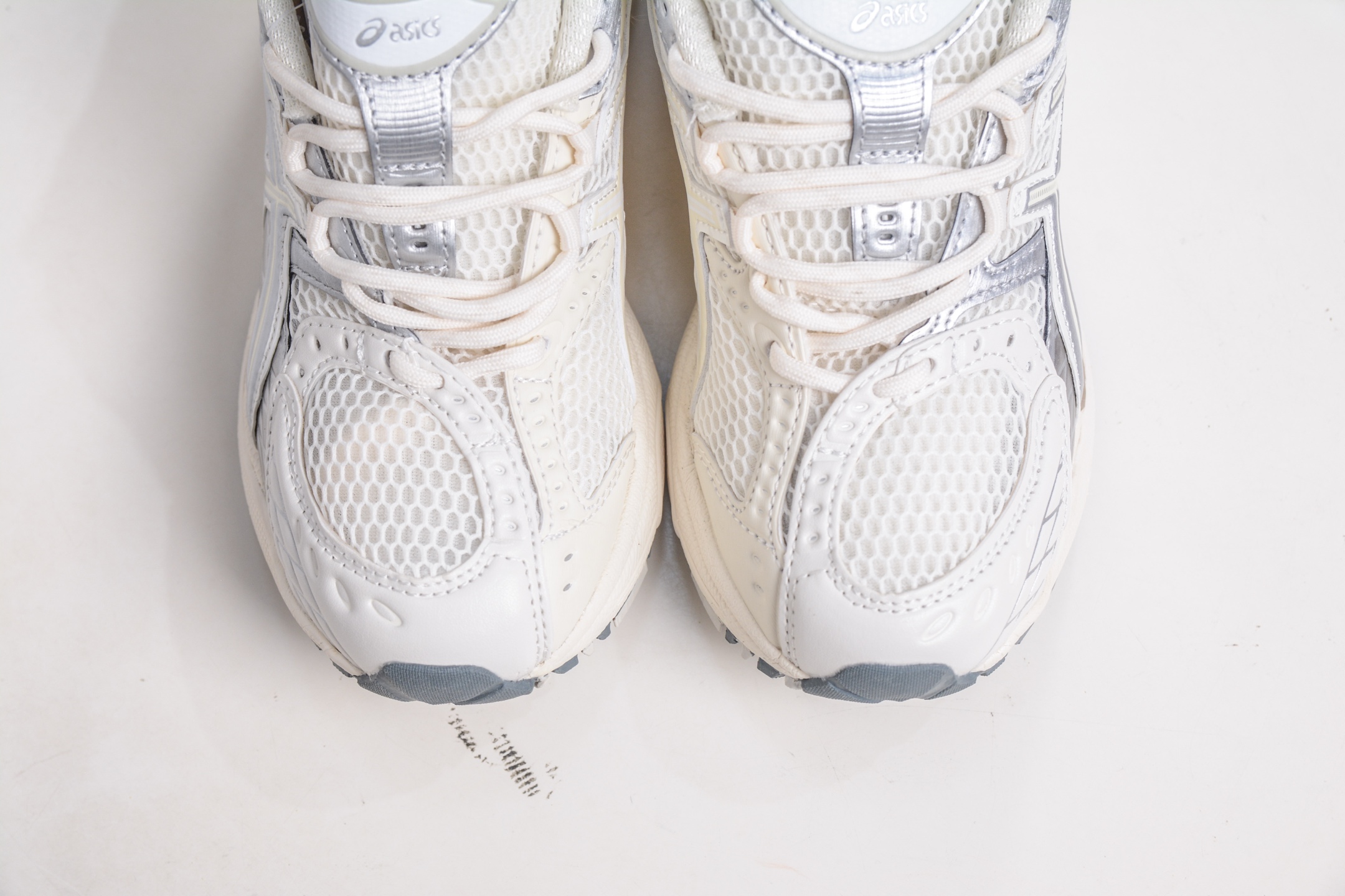 ASICS Gel-Nimbus 10.1 亚瑟士雨云10.1代系列轻量缓震休闲运动跑步鞋 1203A929-100-High Quatity Cheap Brand wholesale wholesaler seller Clothes Bags handbags Sneakers Top Fashion Clothing Shoes from China Factory Chinese suppliers best Quality Beautiful Price ASICS Gel-Nimbus 10.1 亚瑟士雨云10.1代系列轻量缓震休闲运动跑步鞋 1203A929-100