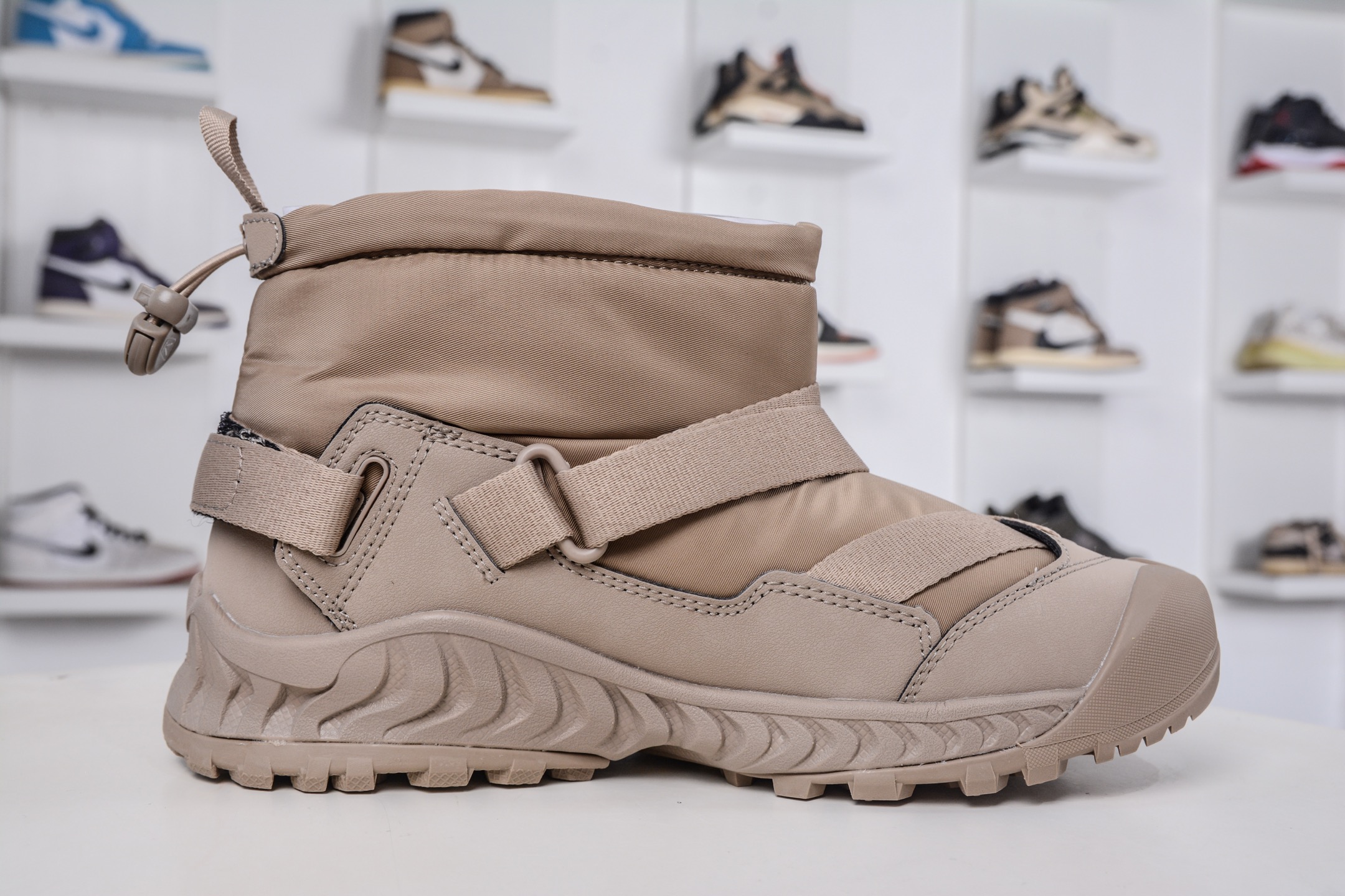 KEEN x HYKE Hoodzerra Nxis WP Round Toe Shock Absorption Ankle Boots 3 i1760979584767 368 0 2