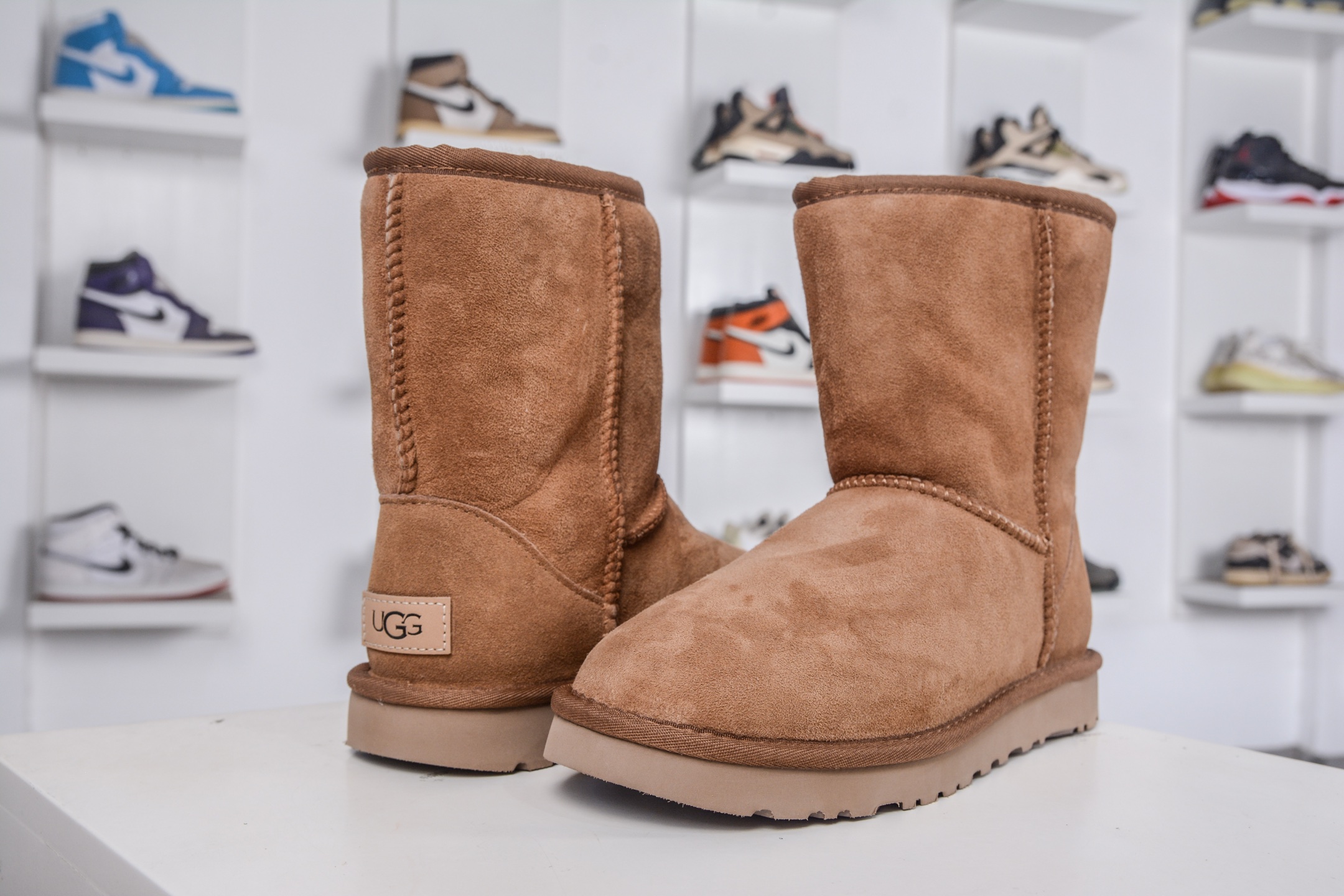 Ugg Classic Women's Chestnut Mid-Calf Sheepskin Winter Boots - Warm & Stylish 5 i1760979837874 188 0 3