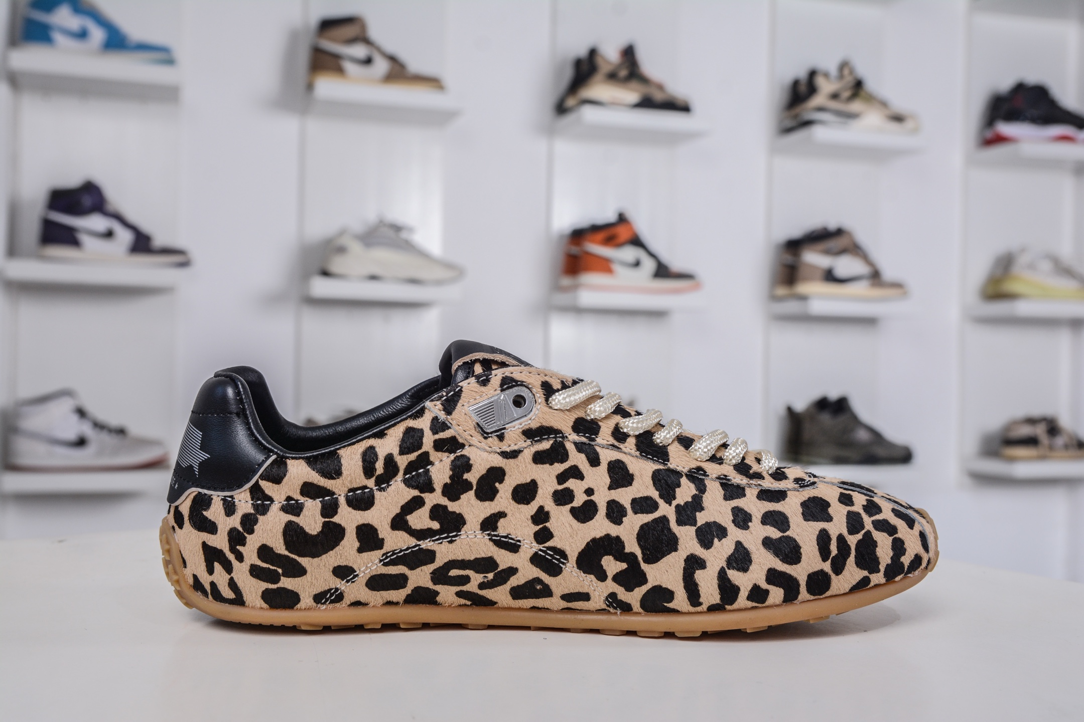 Golden Goose Women's Marathon Leopard Print Sneakers - Stylish and Comfortable 3 i1760980383758 7389 0 2